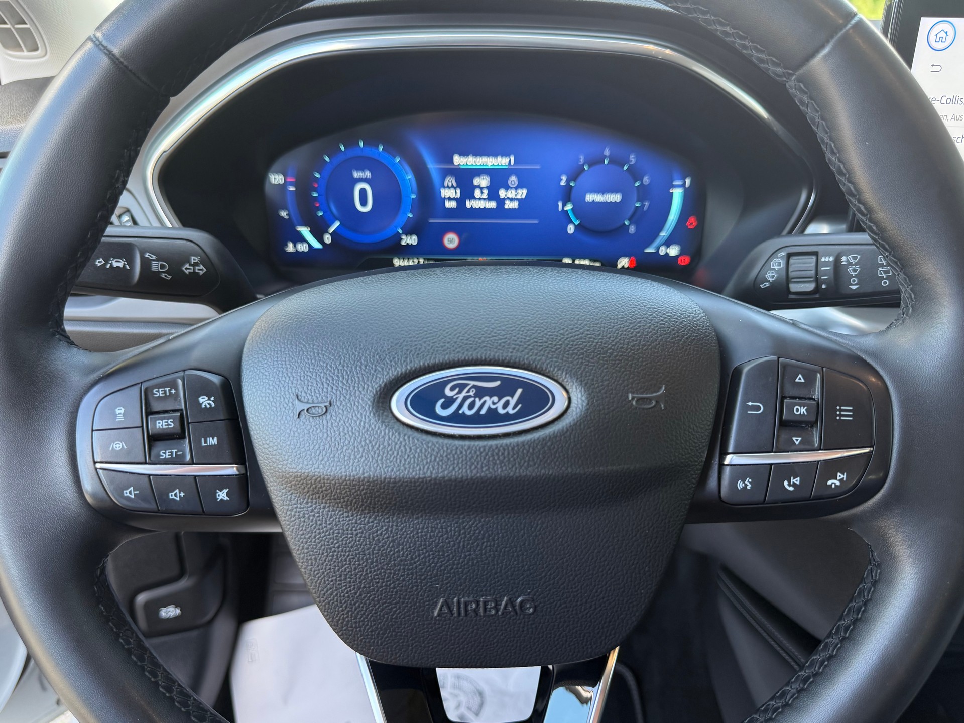 FORD Focus 1.0 MHEV Titanium X Automat-image-10