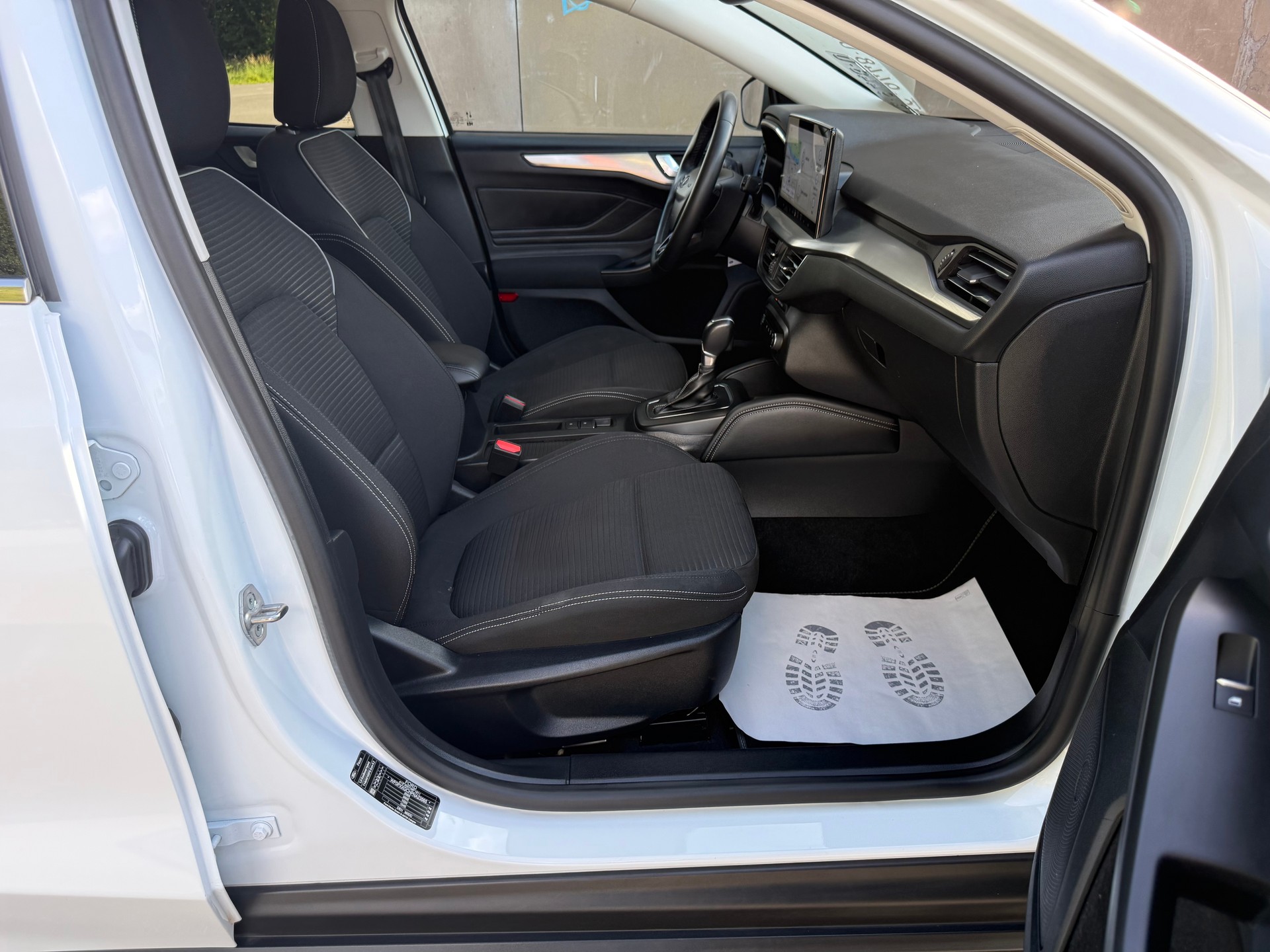 FORD Focus 1.0 MHEV Titanium X Automat-image-12