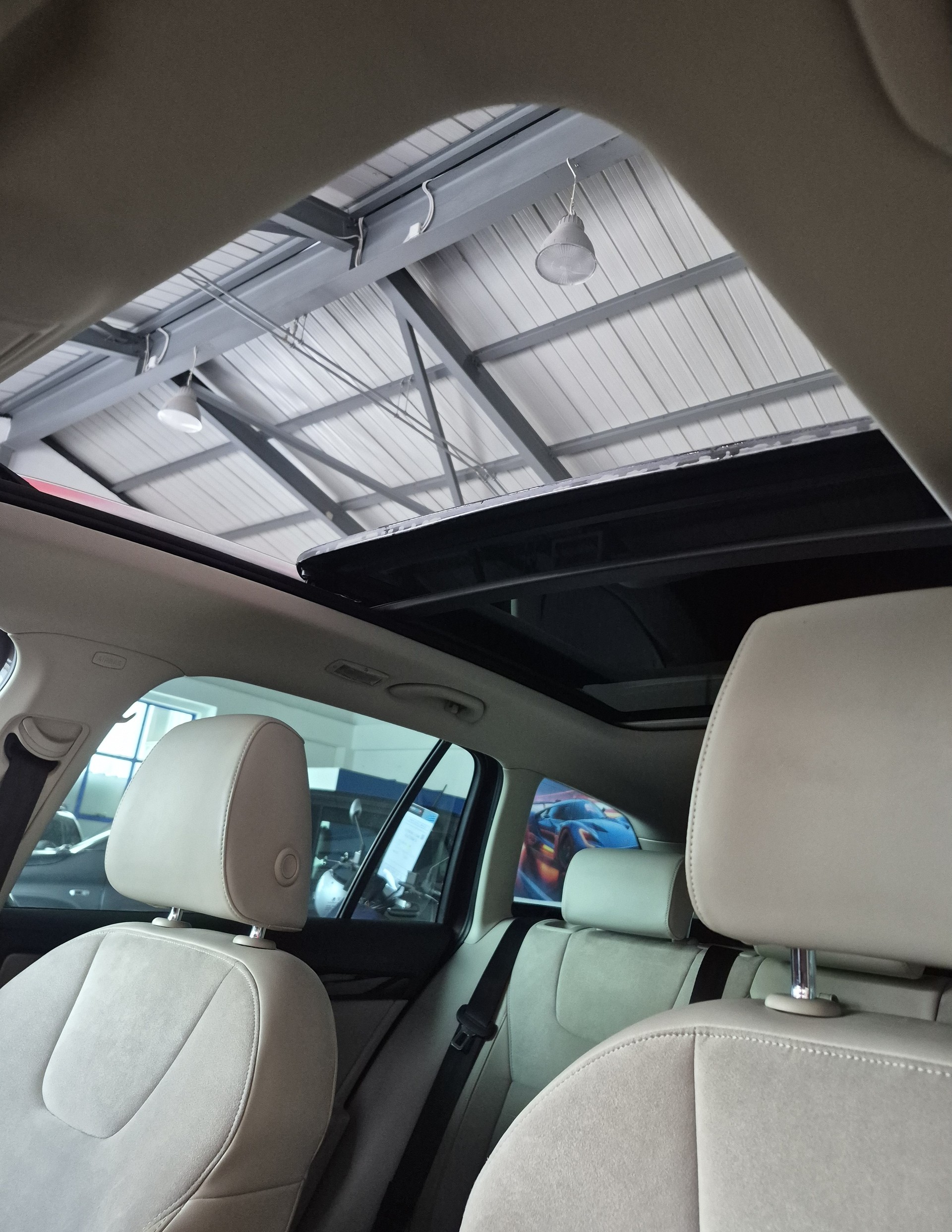 SKODA Octavia Combi 1.8 TSI Elegance DSG-image-9