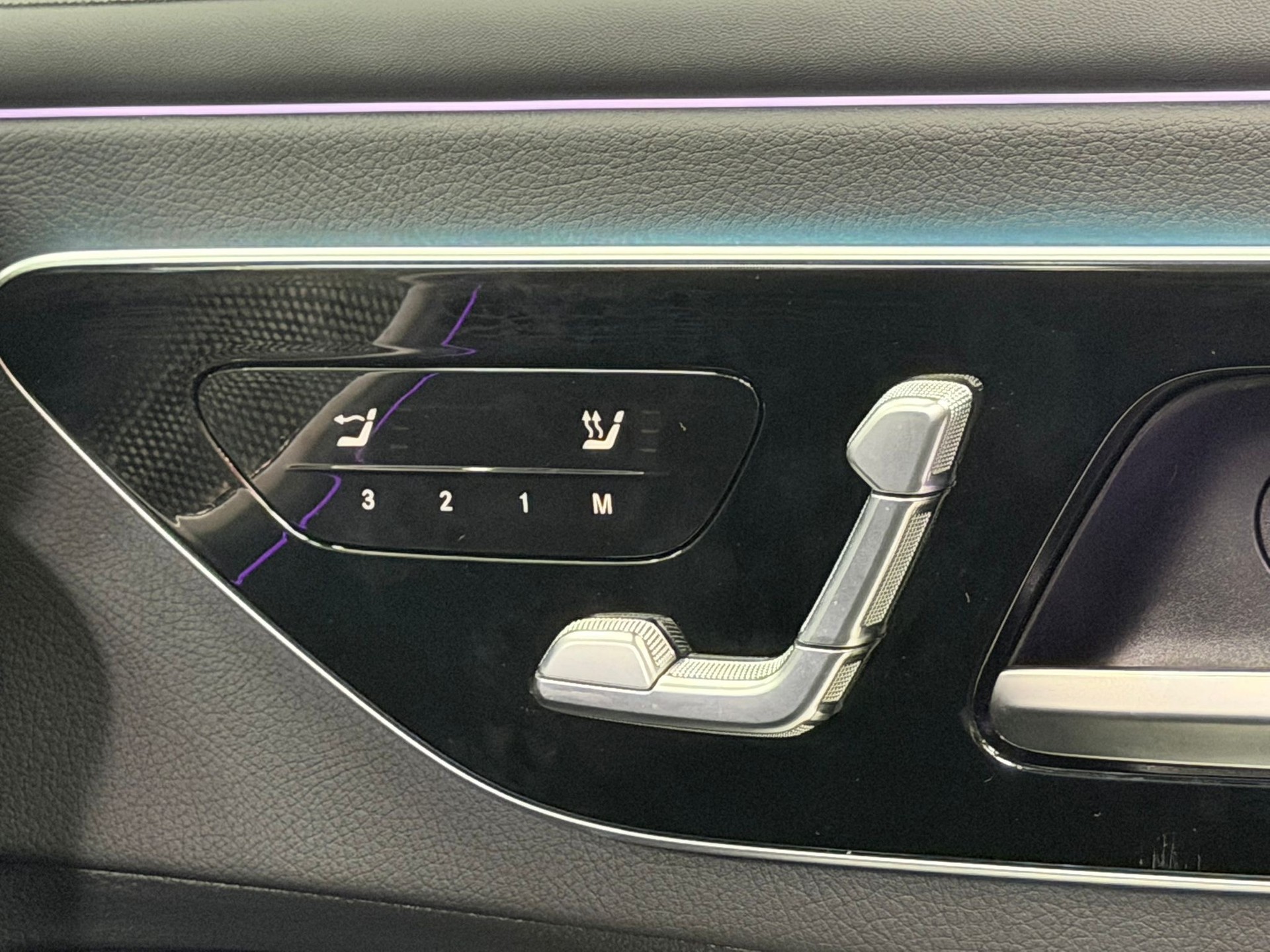 MERCEDES-BENZ CLE 180 AMG Line Cabrio | MBUX | Burmester® Soundsystem | 9G-TRONIC | Top Ausstattung | Werksgarantie-image-10