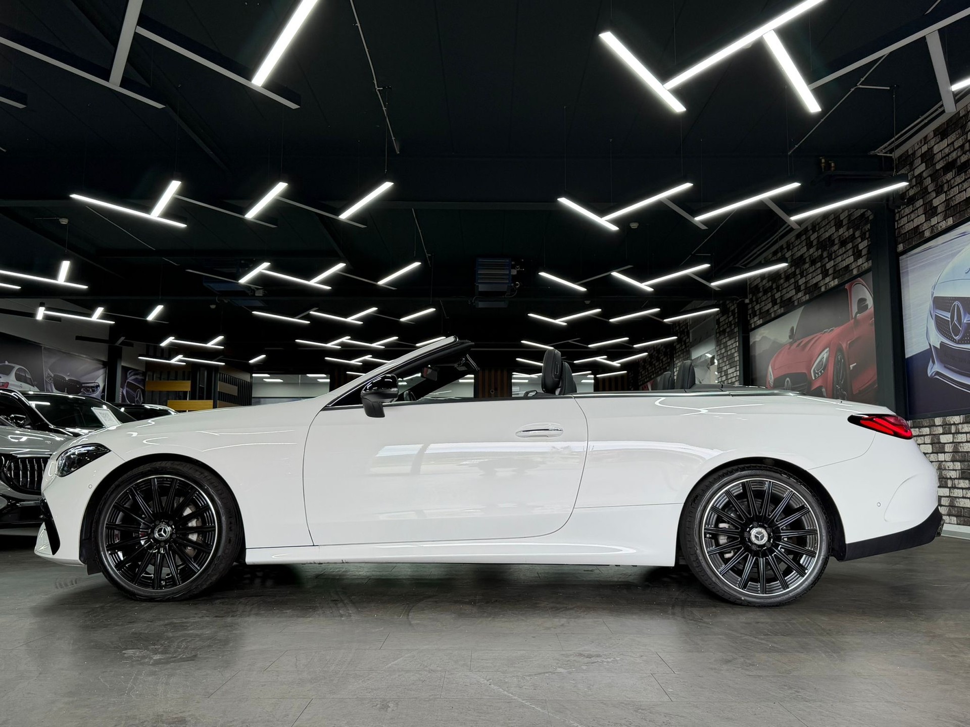 MERCEDES-BENZ CLE 180 AMG Line Cabrio | MBUX | Burmester® Soundsystem | 9G-TRONIC | Top Ausstattung | Werksgarantie-image-6