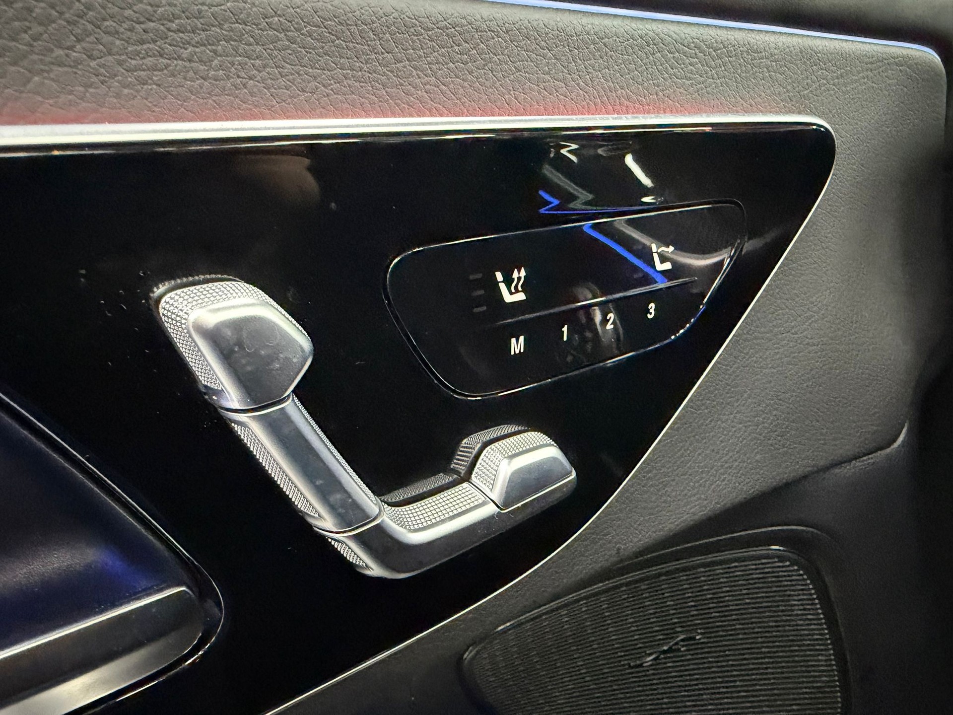 MERCEDES-BENZ CLE 180 AMG Line Cabrio | MBUX | Burmester® Soundsystem | 9G-TRONIC | Top Ausstattung | Werksgarantie-image-9