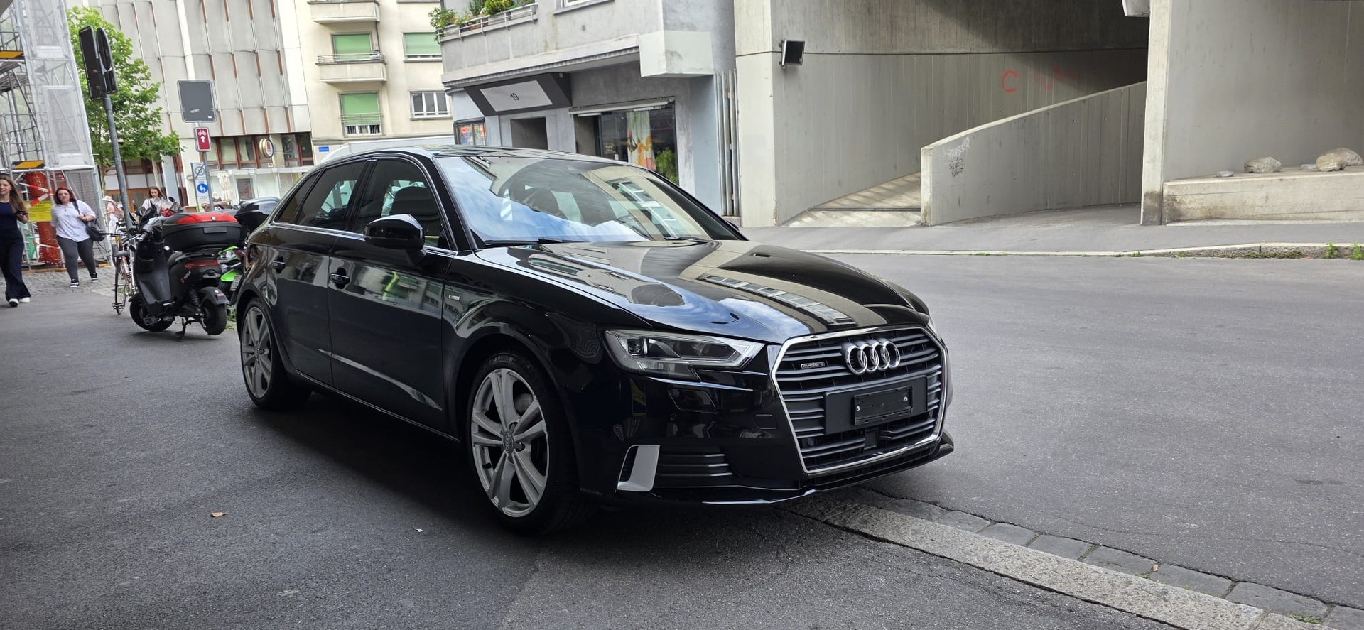AUDI A3 Sportback 2.0 TFSI Sport quattro S-tronic-showroom-element-2