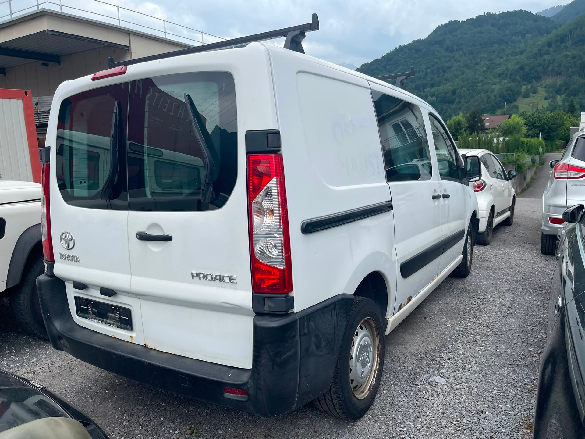 TOYOTA Proace 1.6D Glass Van Terra L2H1-image-2
