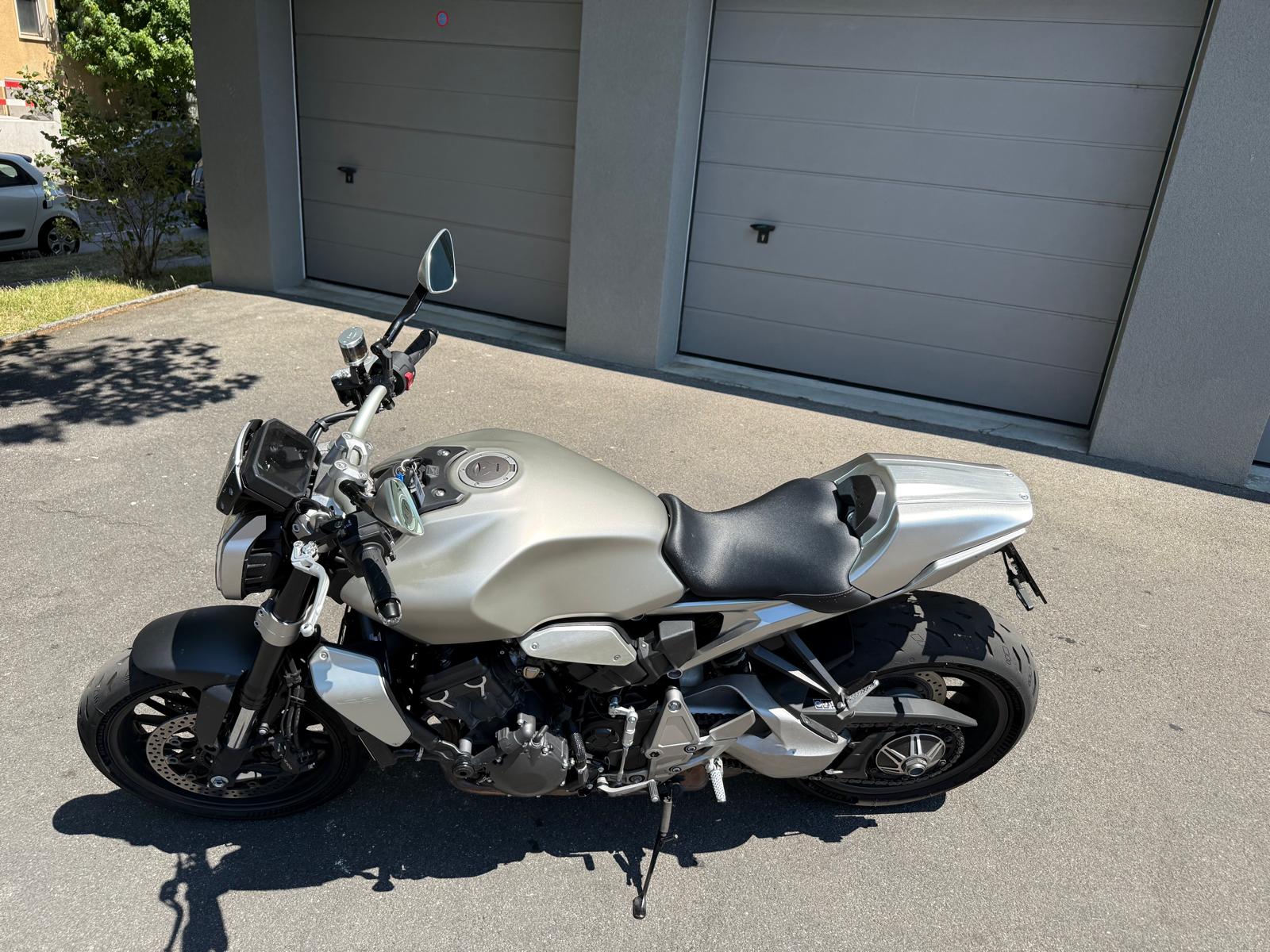 HONDA CB 1000 R Silver Edition-image-7
