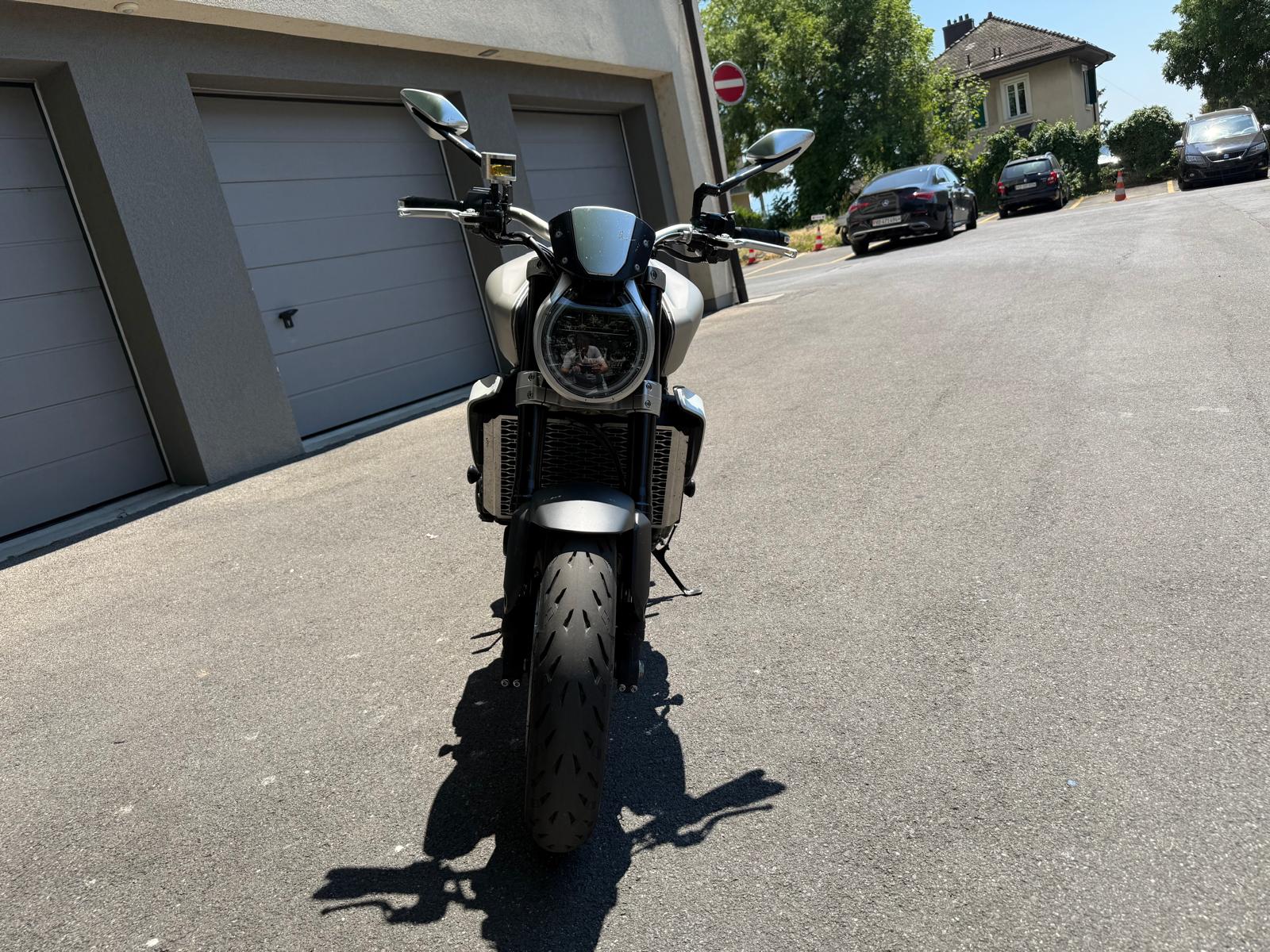 HONDA CB 1000 R Silver Edition-image-6