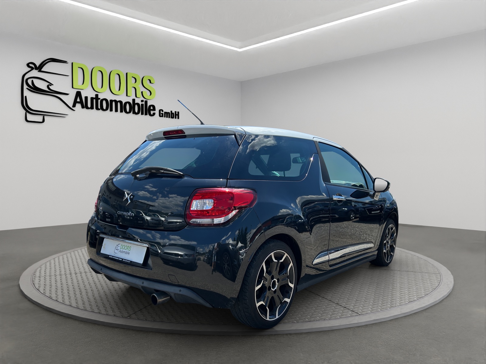DS AUTOMOBILES DS3 1.6 16V HDi SO Chic-showroom-element-3