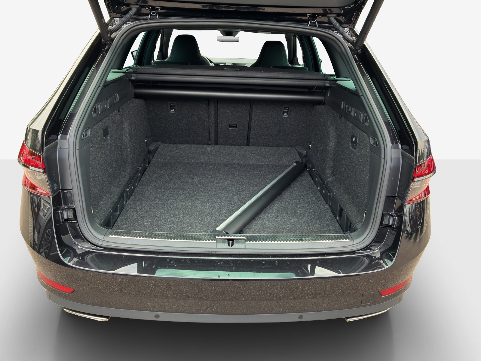 SKODA Superb Combi 2.0 TSI SportLine 4x4 DSG-image-12