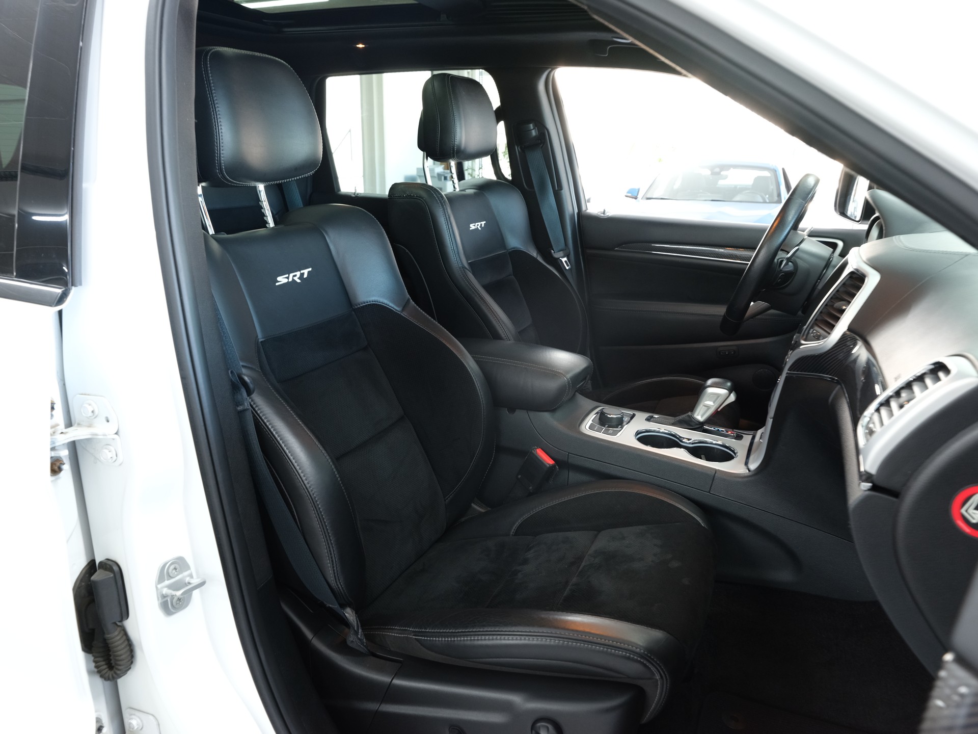 JEEP Grand Cherokee 6.4 V8 HEMI SRT8 Automatic *Sportabgassanlage* *Head up Display* *Carplay*-image-18