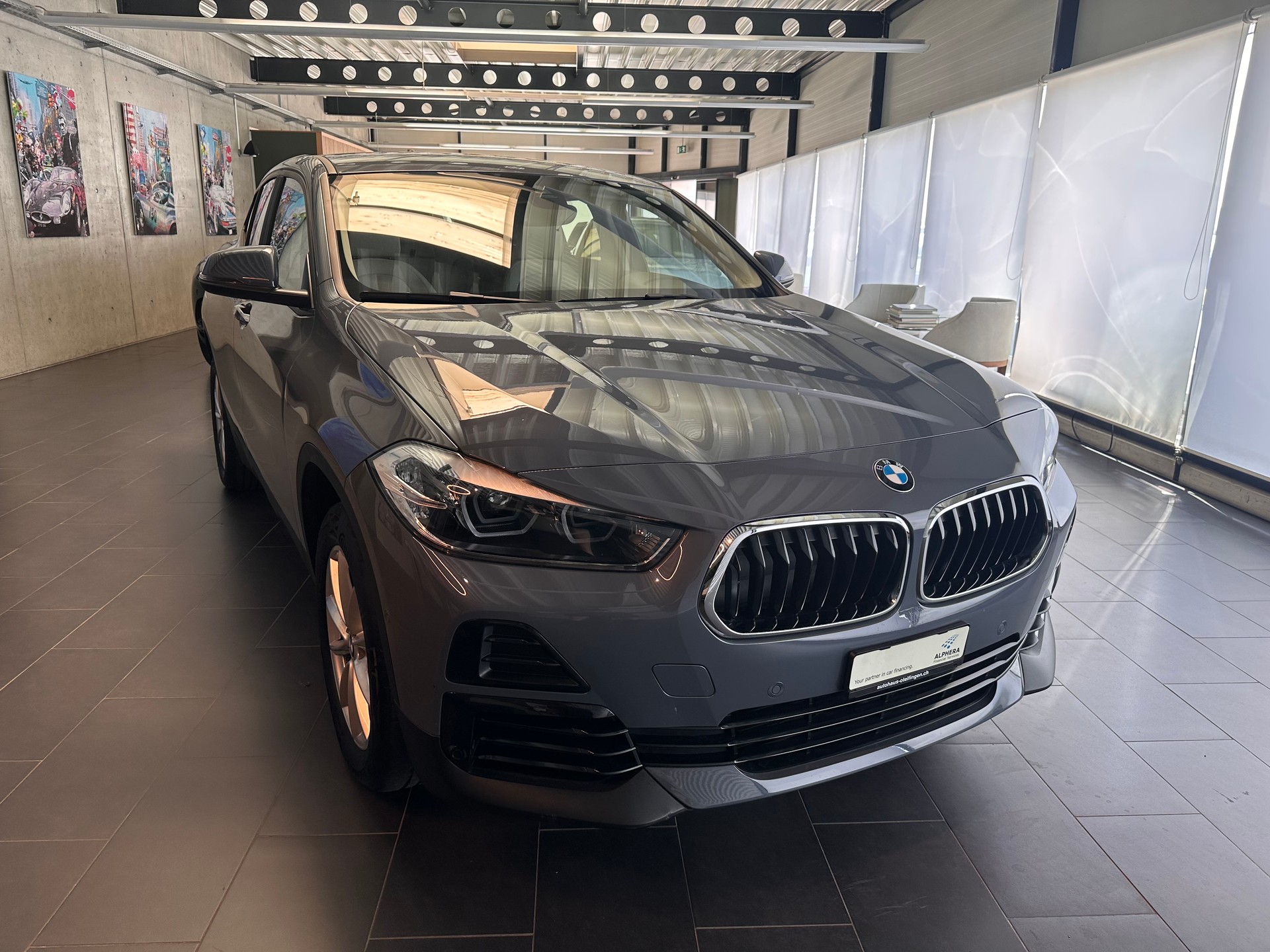 BMW X2 20i xDrive-showroom-element-2