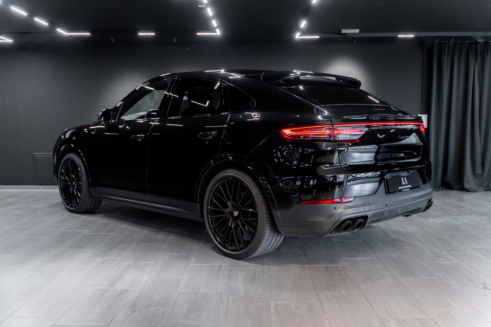PORSCHE Cayenne Coupé Platinum Edition / CH Auto / Garantie / Pano-Dach / Full Black uvm..-image-6