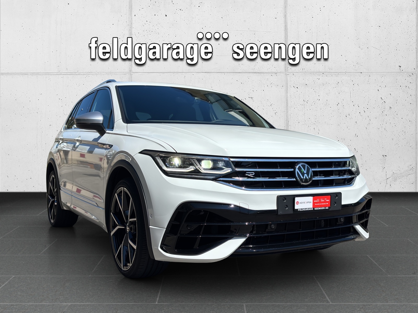 VW Tiguan 2.0TSI R 4Motion DSG mit AHK & Winterreifen-showroom-element-2