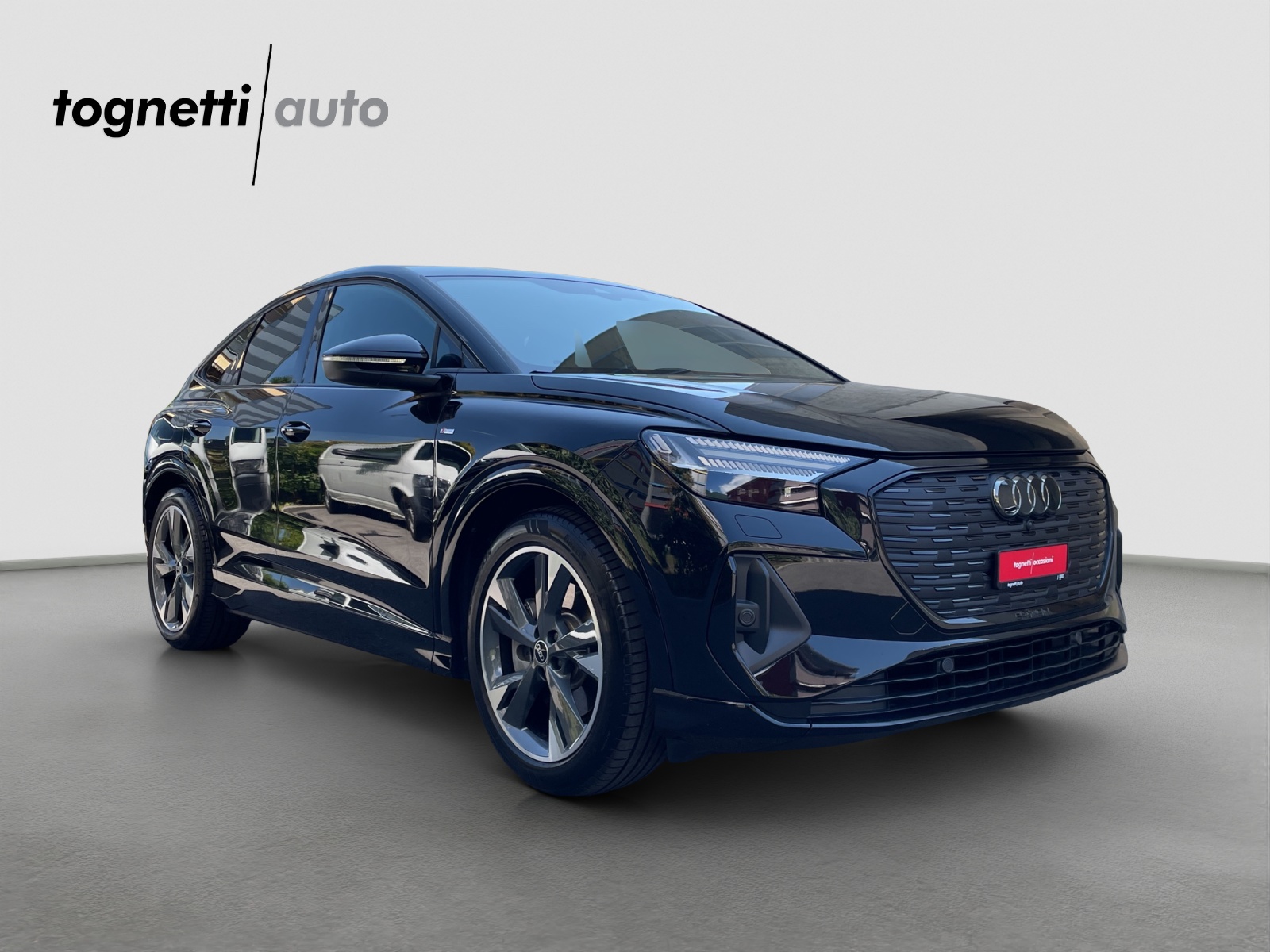 AUDI Q4 Sportback e-tron 50 quattro-showroom-element-1