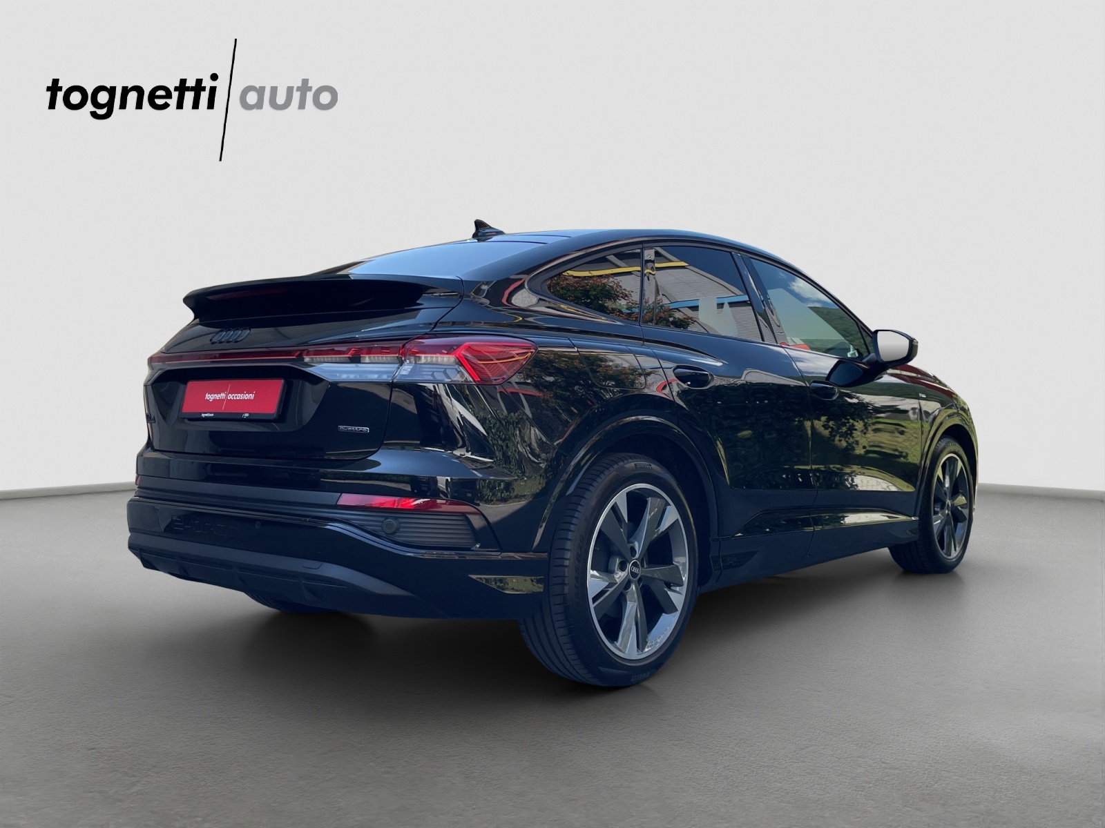 AUDI Q4 Sportback e-tron 50 quattro-showroom-element-3