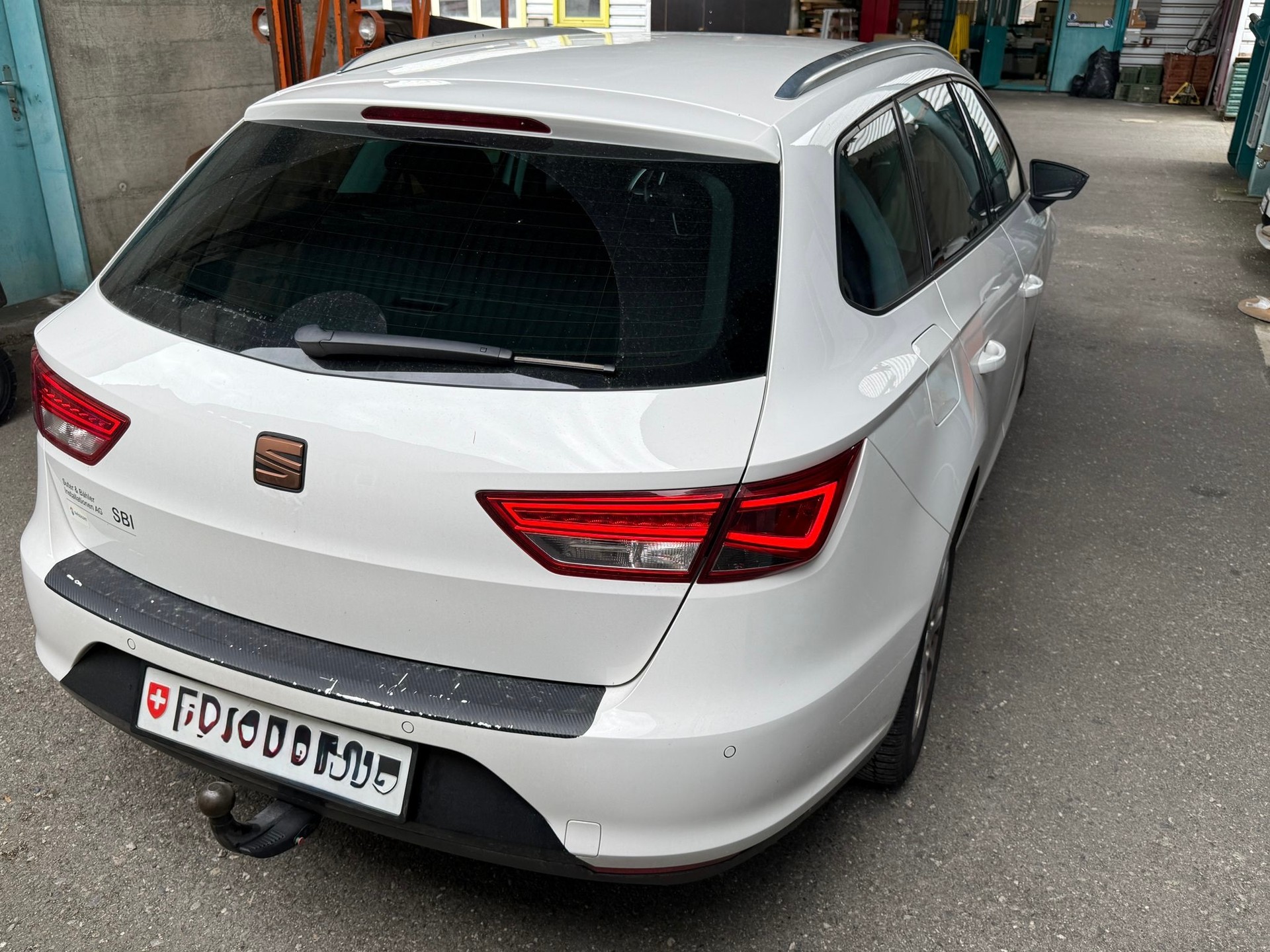 SEAT Leon ST 2.0 TDI FR Line DSG-showroom-element-2