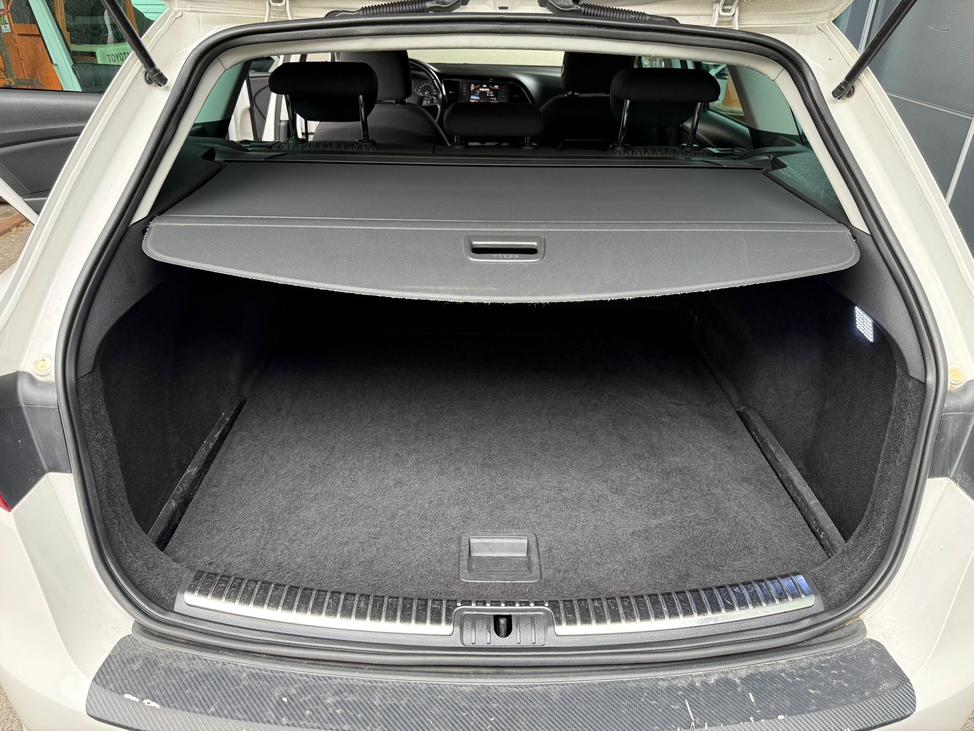 SEAT Leon ST 2.0 TDI FR Line DSG-image-10