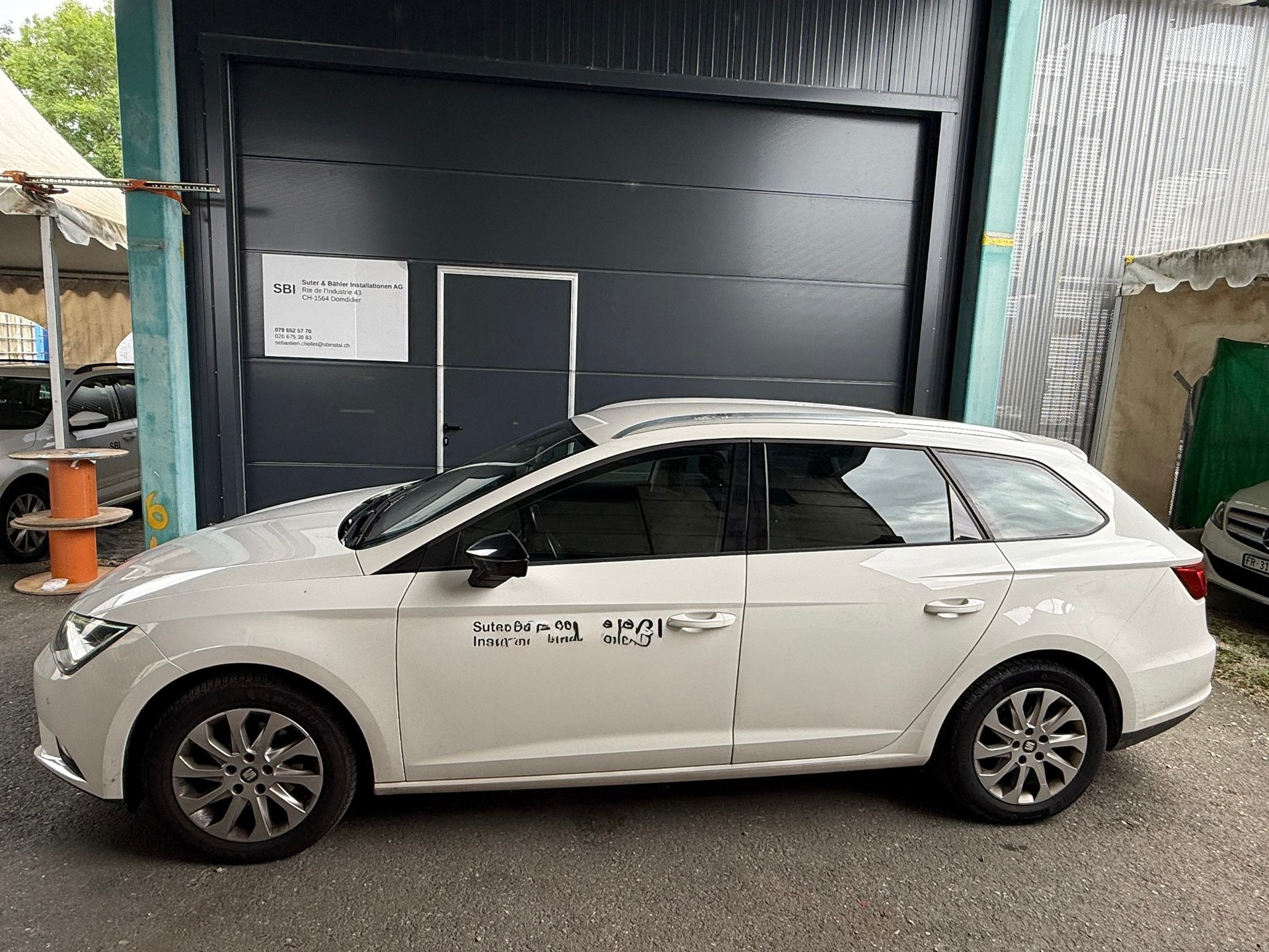 SEAT Leon ST 2.0 TDI FR Line DSG-showroom-element-3