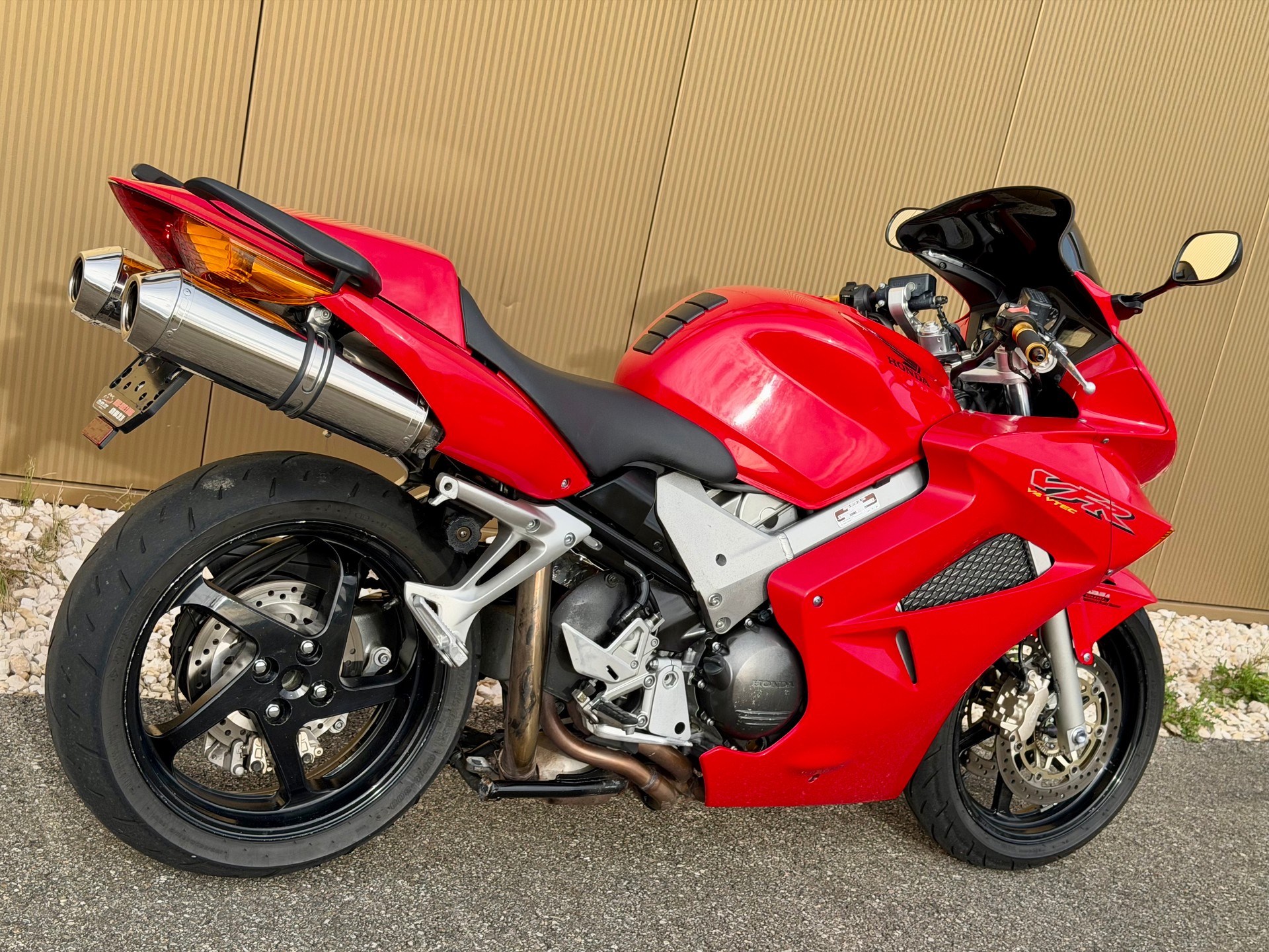 HONDA VFR 800 FI ABS-image-4
