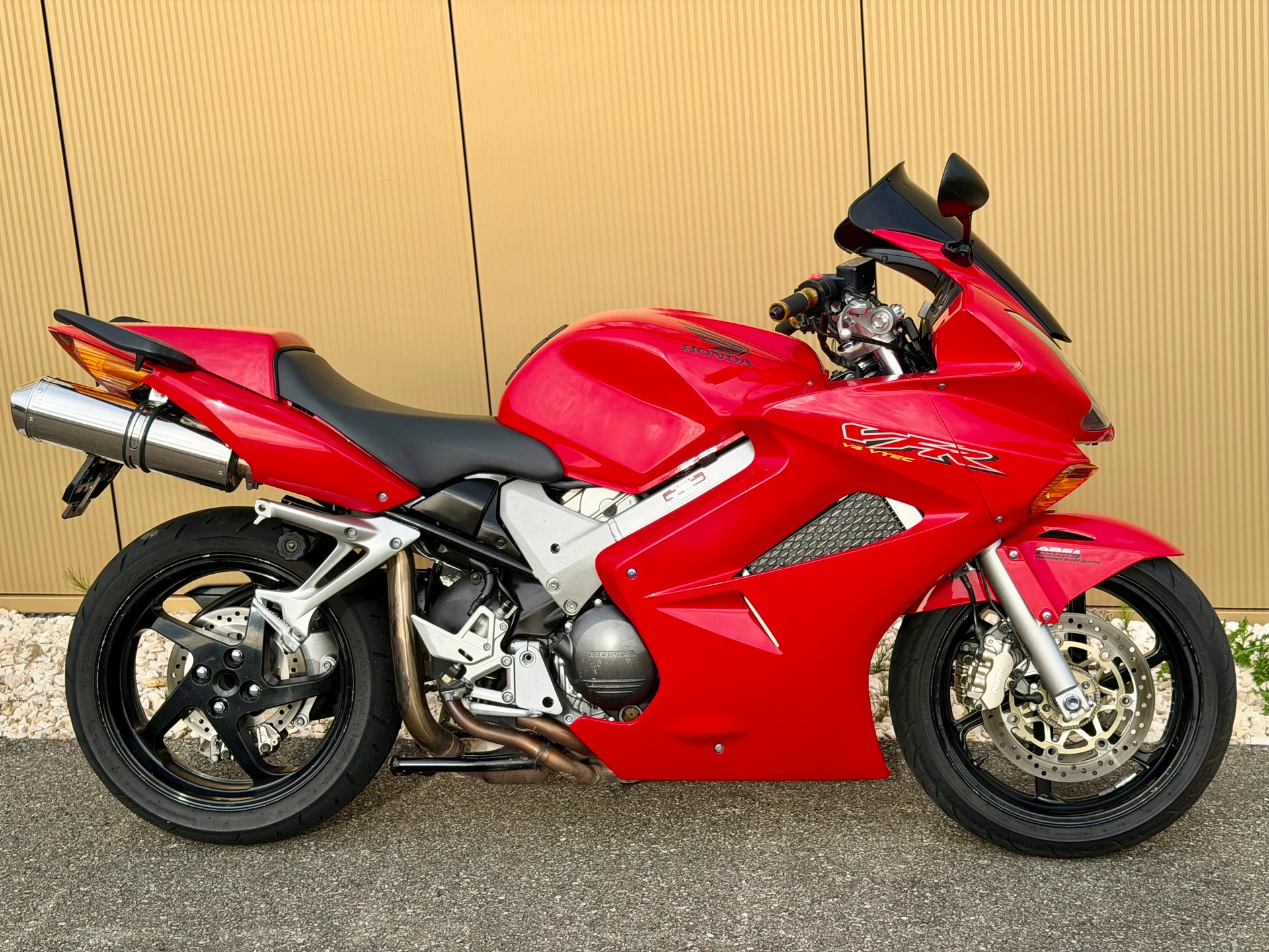HONDA VFR 800 FI ABS-image-3