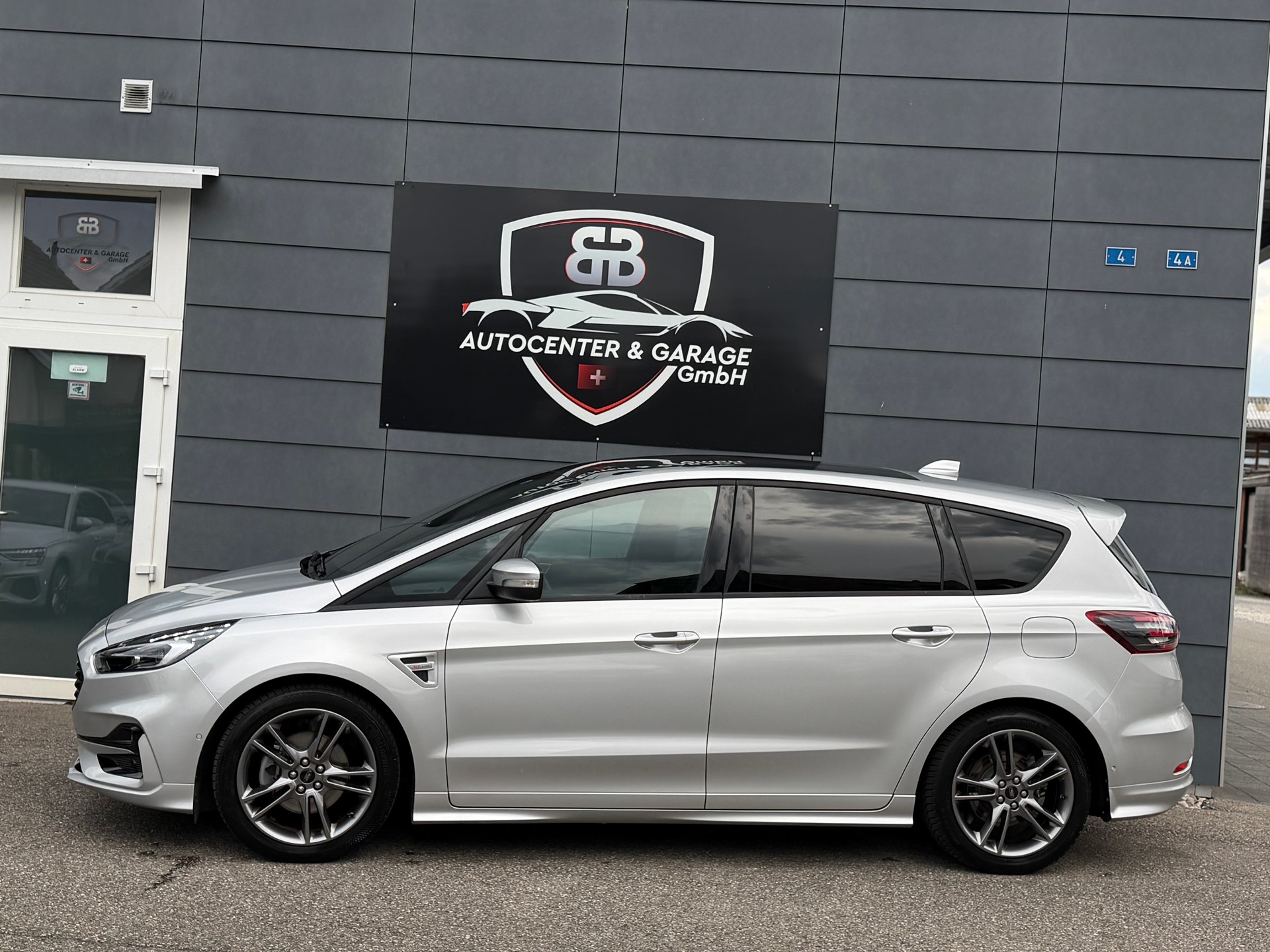 FORD S-Max 2.5 FHEV ST-Line 7Pl-showroom-element-3