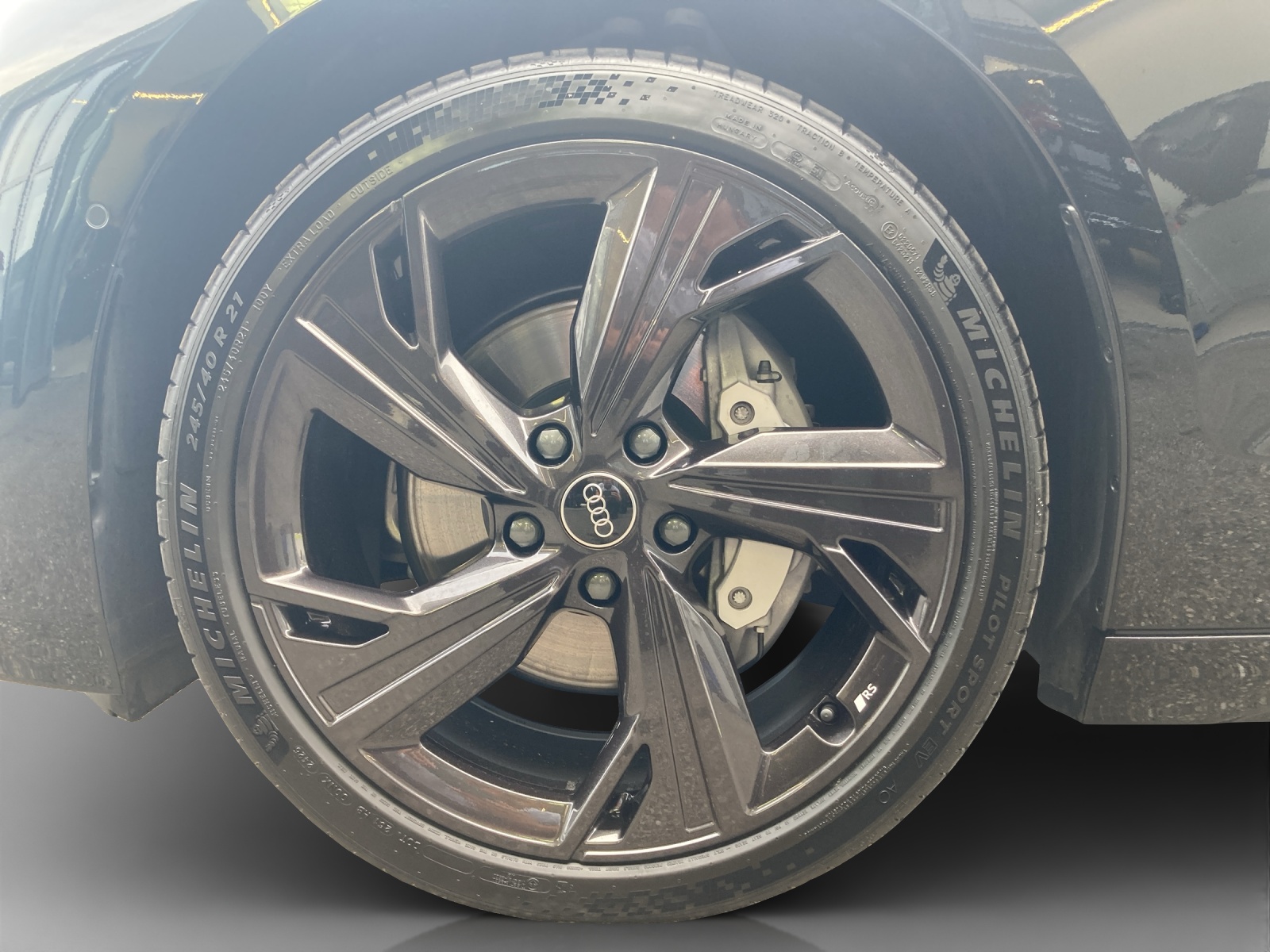 AUDI A6 Avant e-tron quattro-image-15
