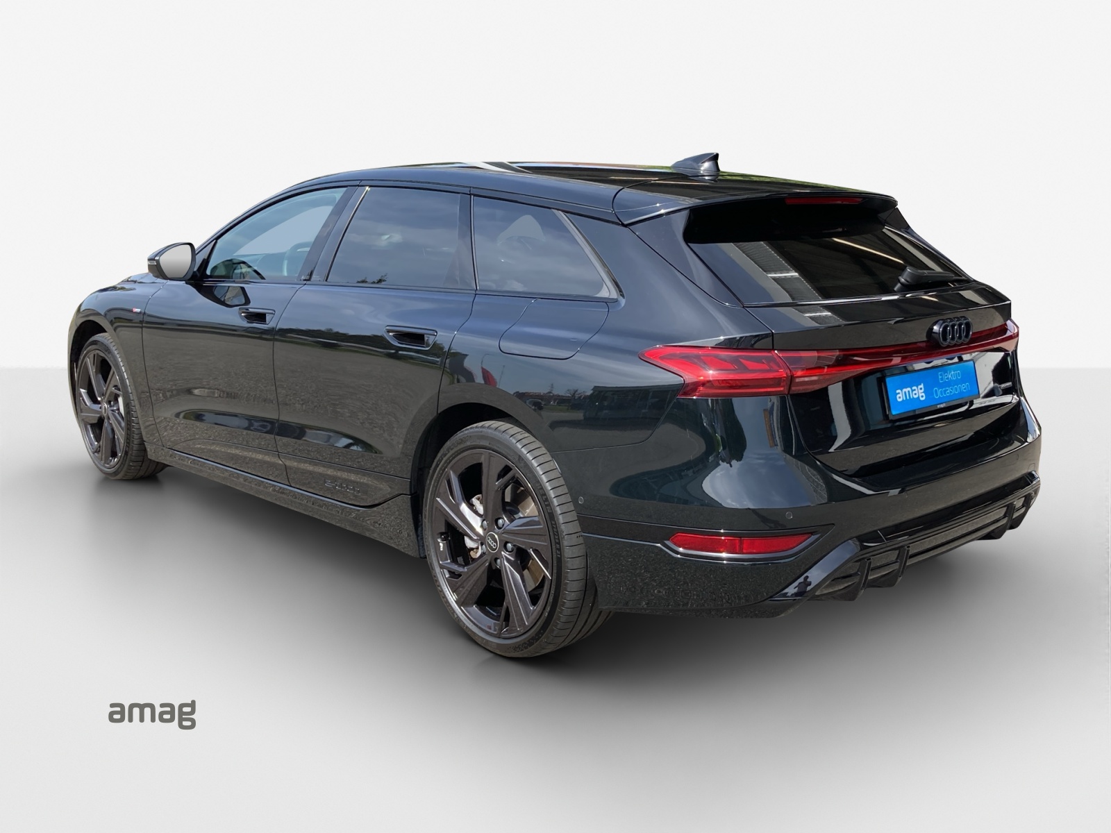 AUDI A6 Avant e-tron quattro-showroom-element-2