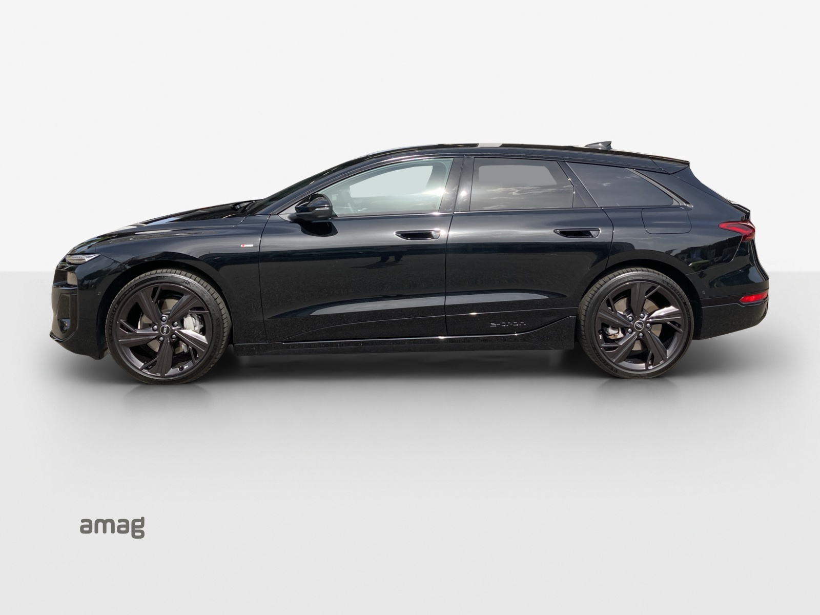 AUDI A6 Avant e-tron quattro-showroom-element-1