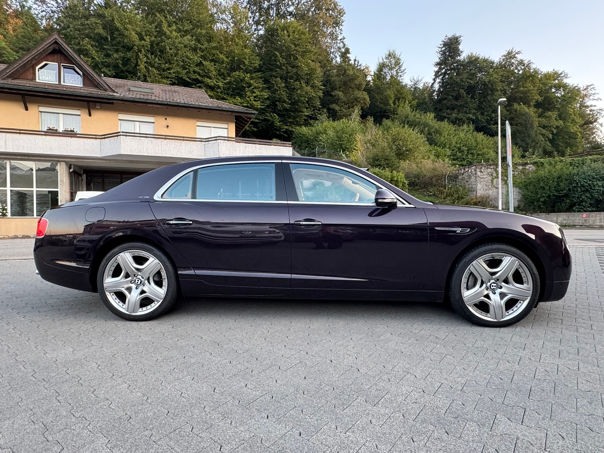 BENTLEY Flying Spur 6.0 W12 – FULL OPTIONS - CH Fahrzeug-showroom-element-3
