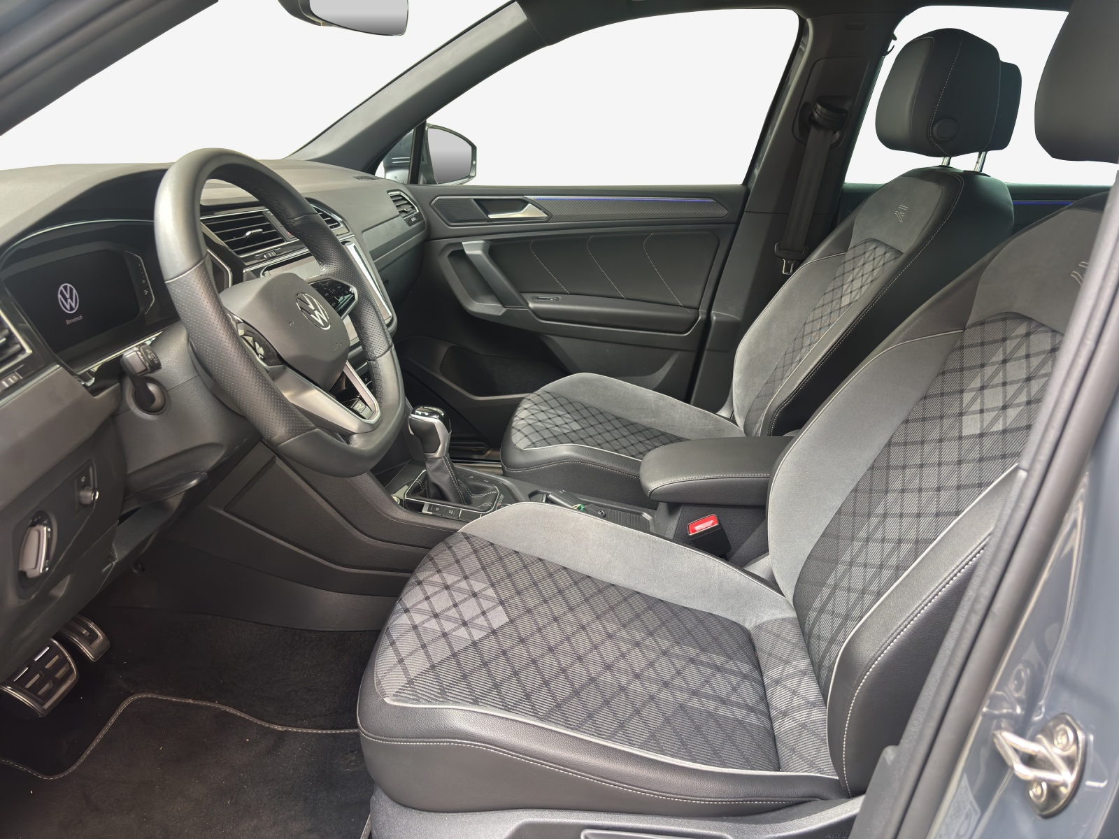 VW Tiguan 2.0TSI R-Line 4Motion DSG-image-6