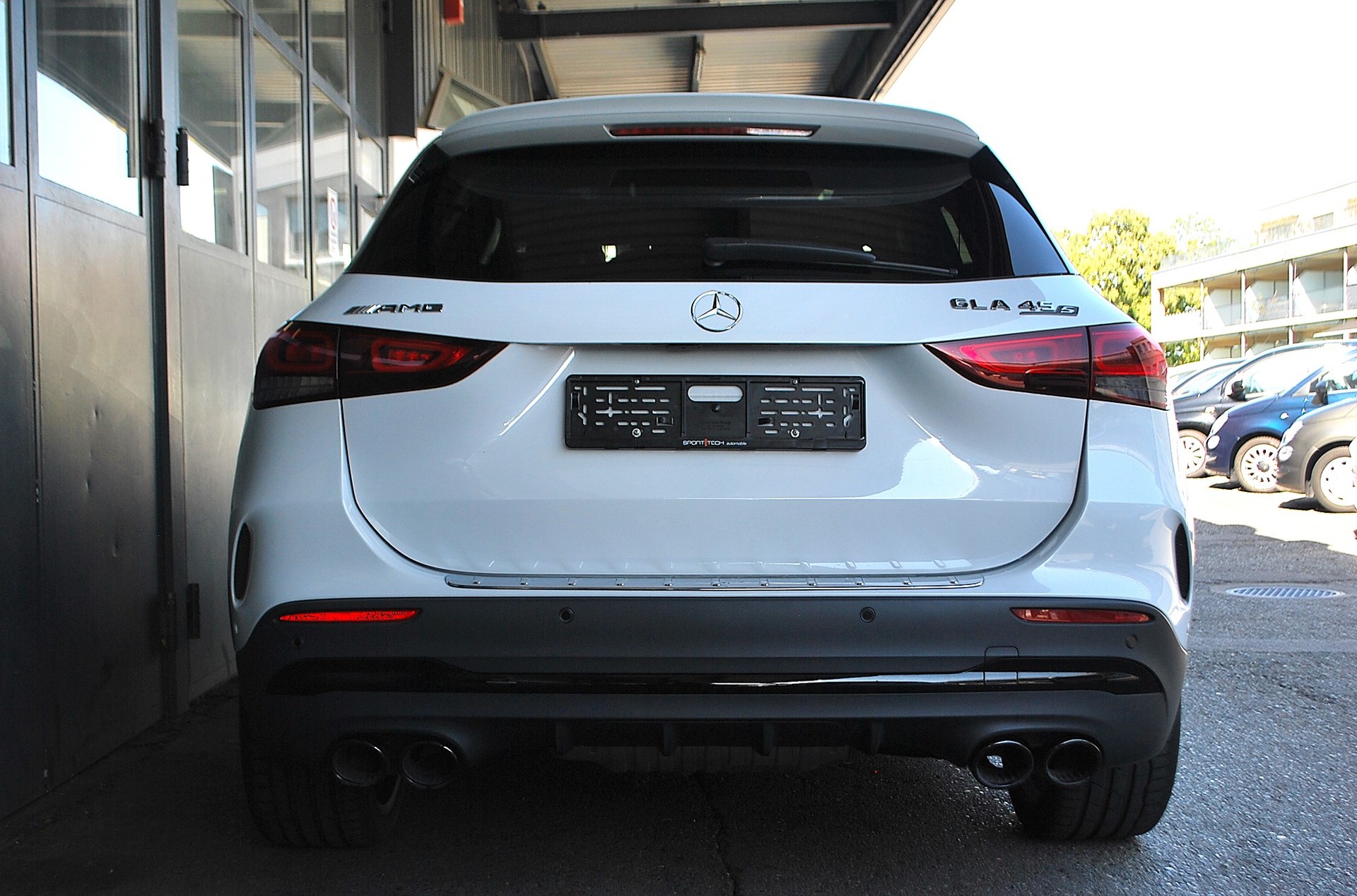 MERCEDES-BENZ GLA 45 S AMG 4Matic+ 8G-Speedshift DCT-image-4