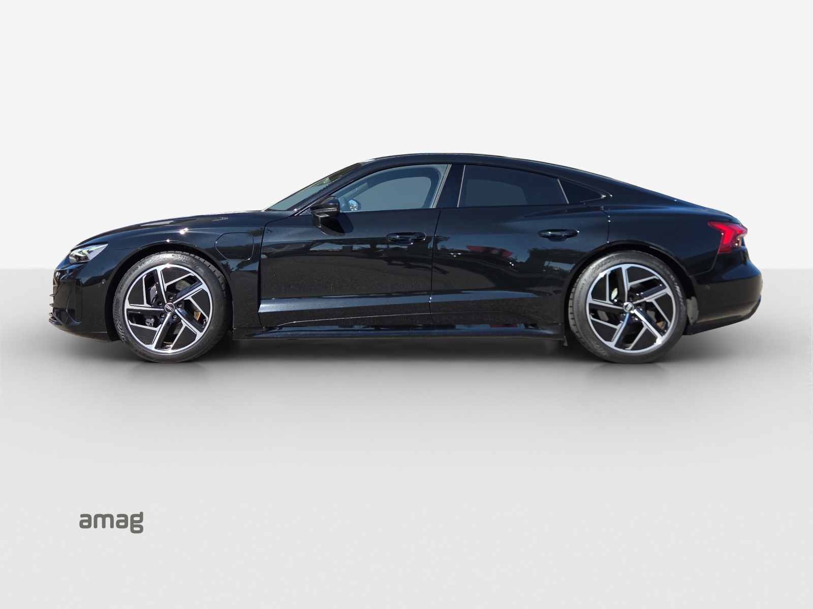 AUDI e-tron GT quattro-showroom-element-1
