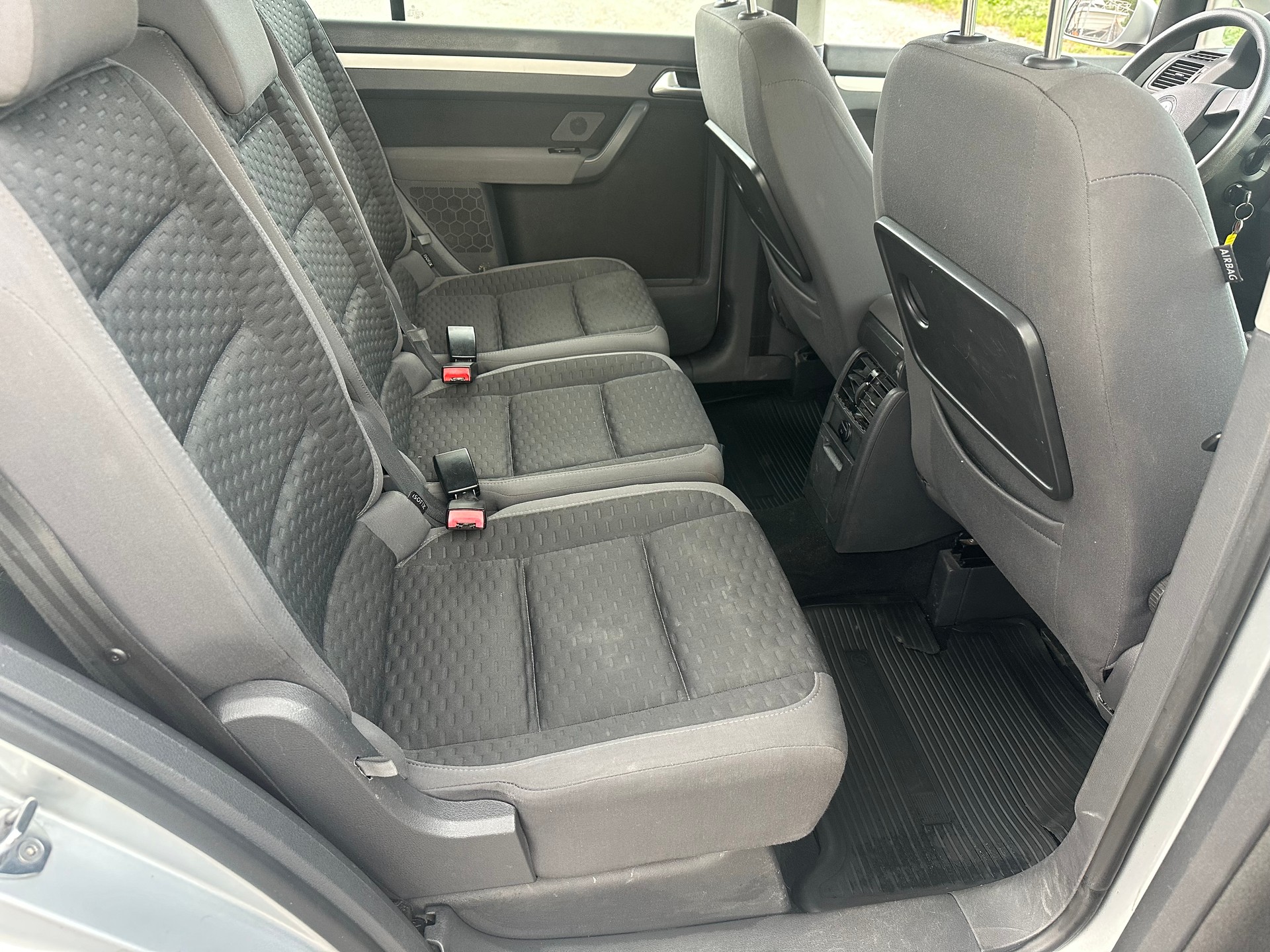 VW Touran 1.9 TDI Conceptline DSG-image-14