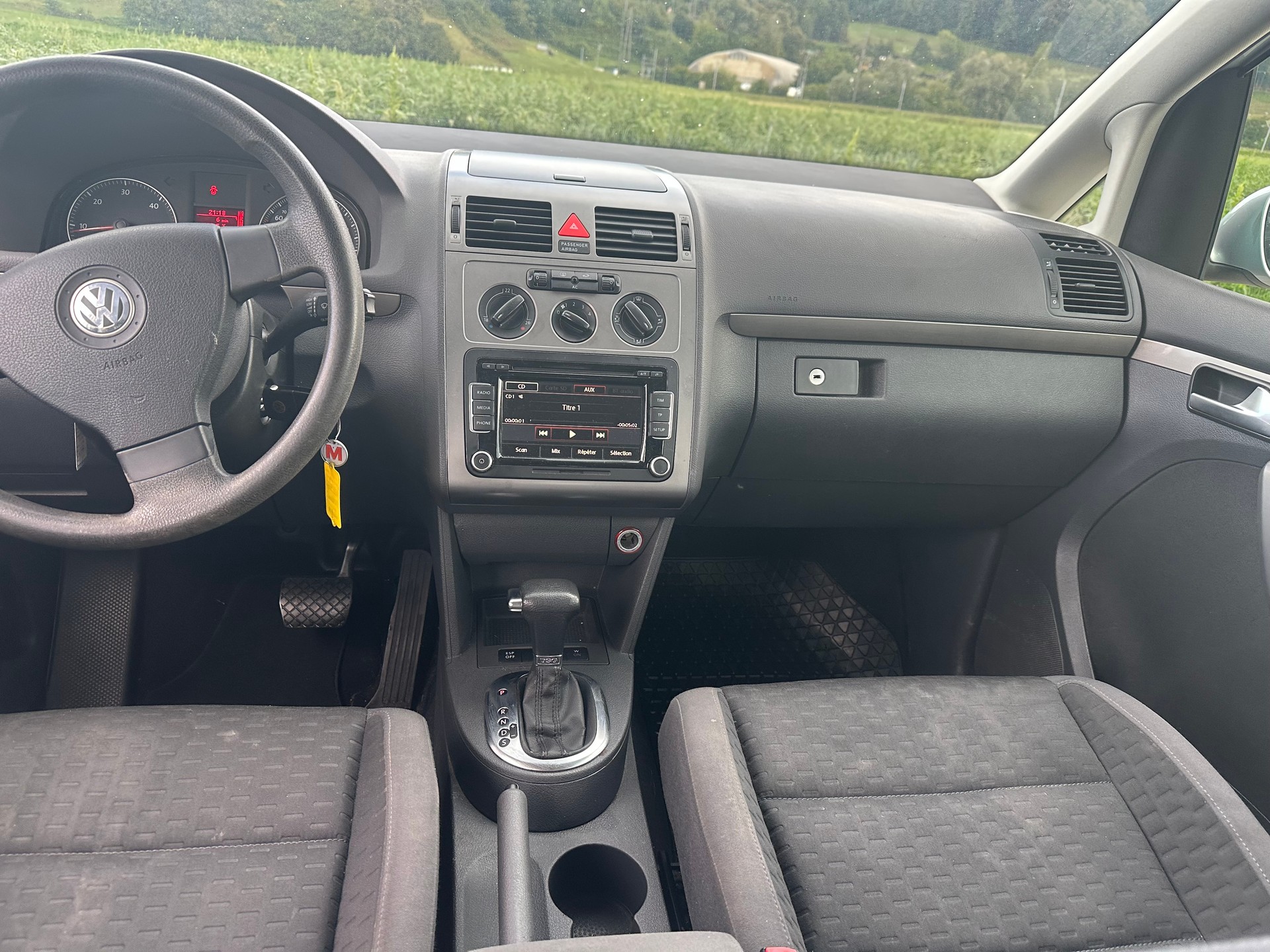 VW Touran 1.9 TDI Conceptline DSG-image-13