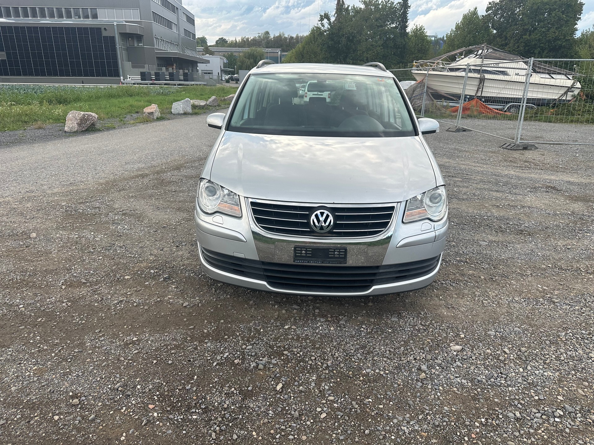 VW Touran 1.9 TDI Conceptline DSG-image-2