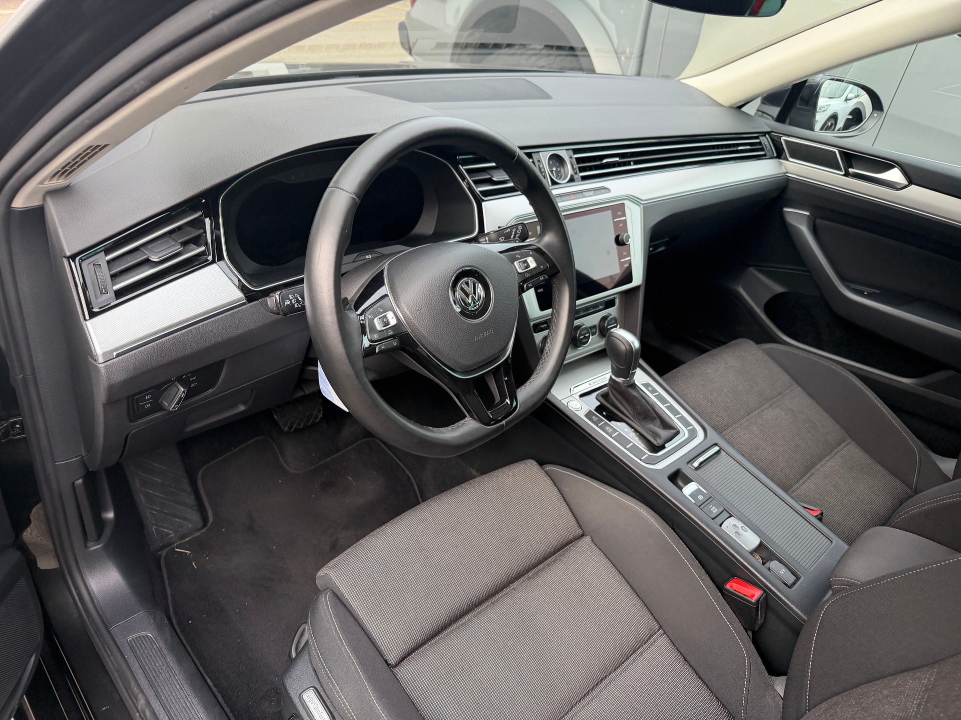 VW Passat Variant 2.0 TDI 190 SCR Comfl.DSG 4m-showroom-element-3