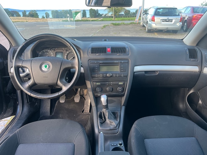 SKODA Octavia 2.0 FSI Swiss Adventure 4x4-image-9