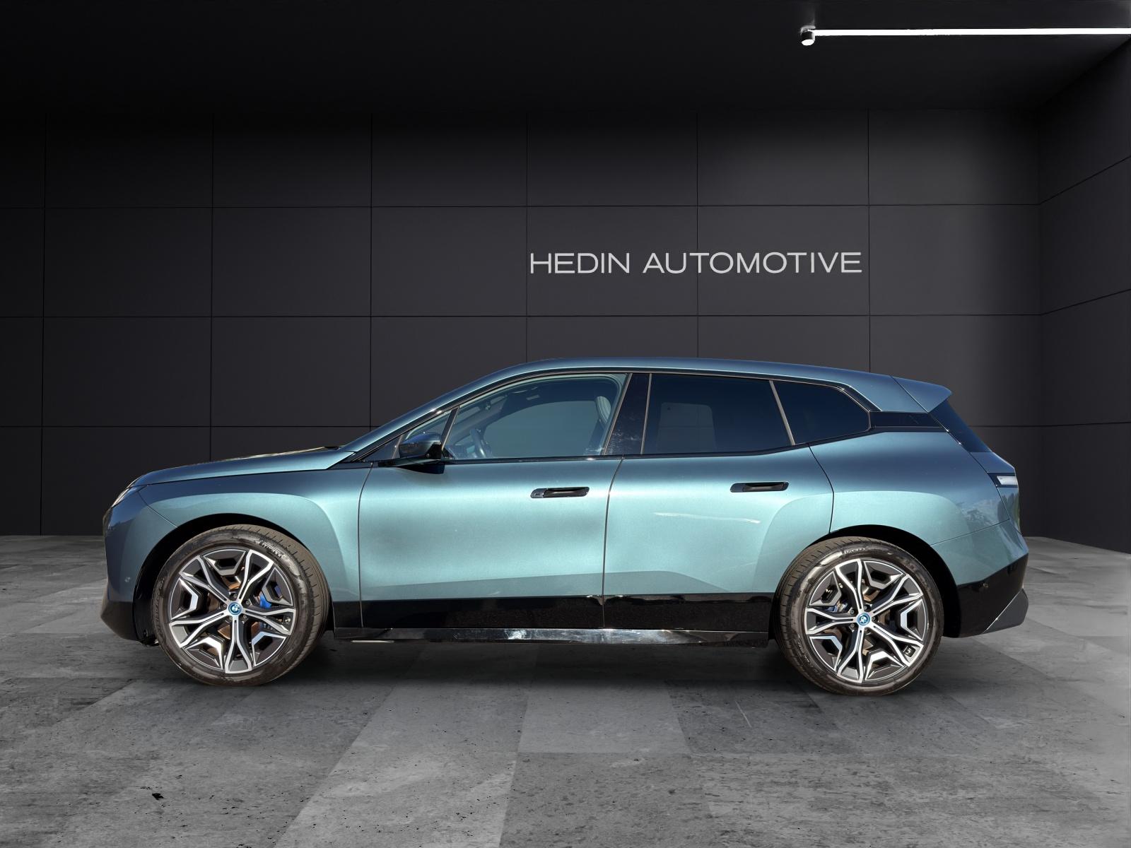 BMW iX I20 xDrive50-showroom-element-3