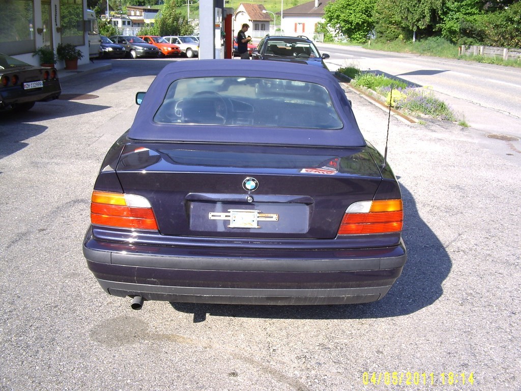 BMW 318i Cabrio-image-10