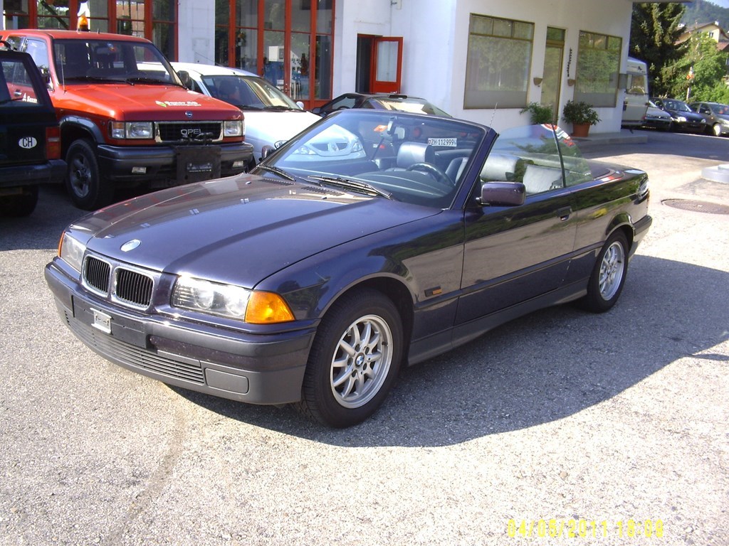 BMW 318i Cabrio-image-8