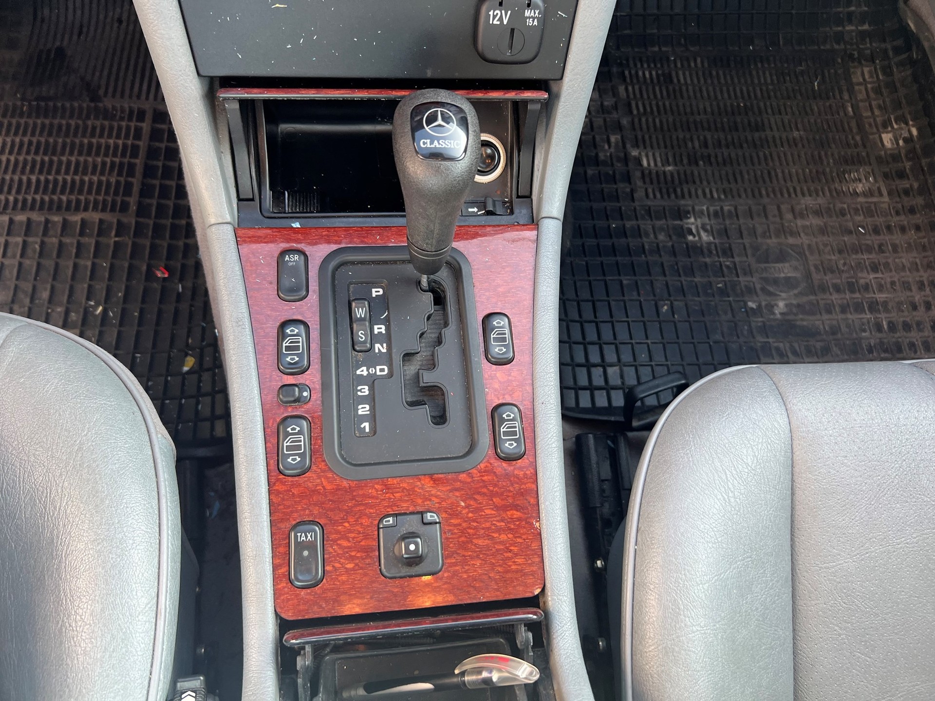 MERCEDES-BENZ Corbillard-image-15