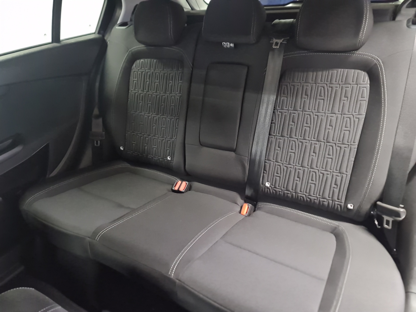FIAT Tipo Hybrid 1.5 Swiss Edition Cross-image-15