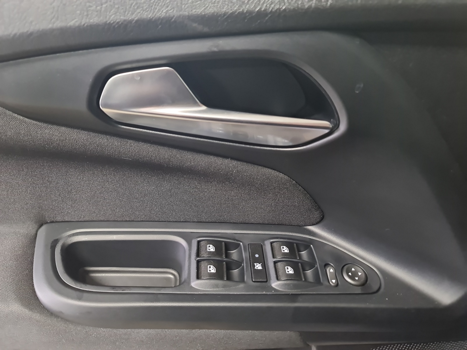 FIAT Tipo Hybrid 1.5 Swiss Edition Cross-image-16