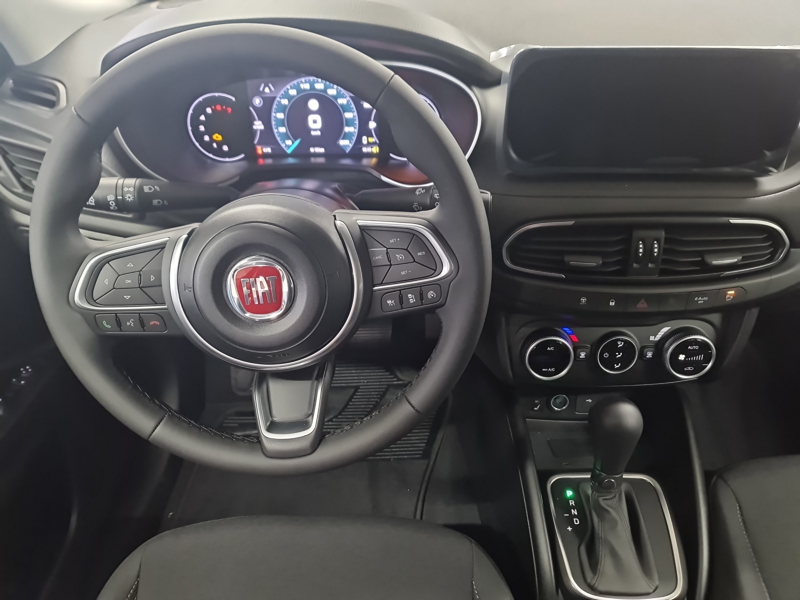 FIAT Tipo Hybrid 1.5 Swiss Edition Cross-image-8