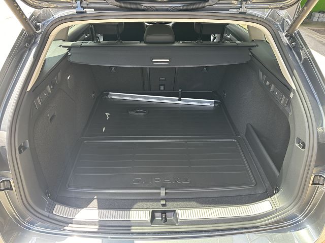 SKODA Superb Combi 2.0 TDi L&K 4x4 DSG-image-7