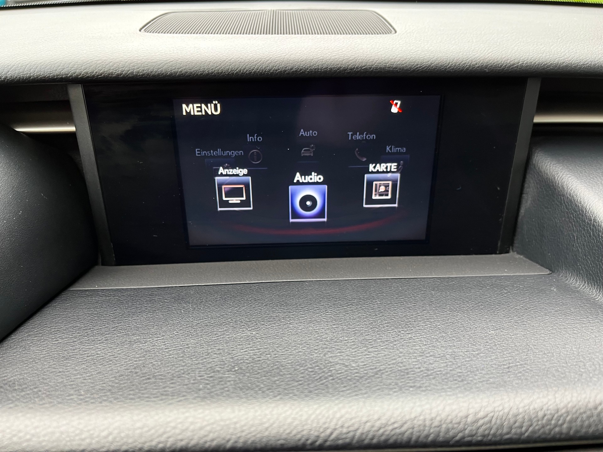 LEXUS IS 200t Sport Automatic-image-12