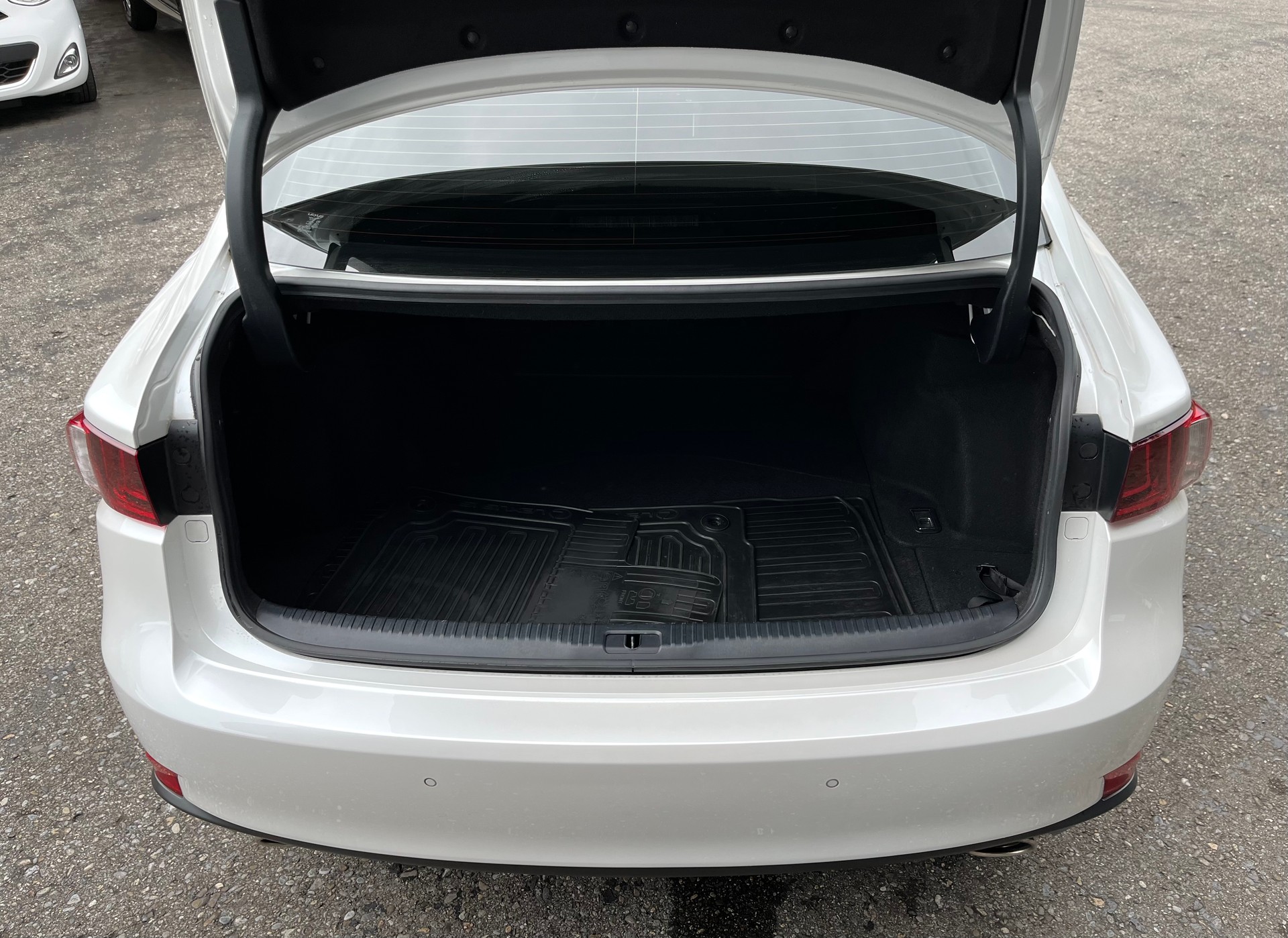 LEXUS IS 200t Sport Automatic-image-6