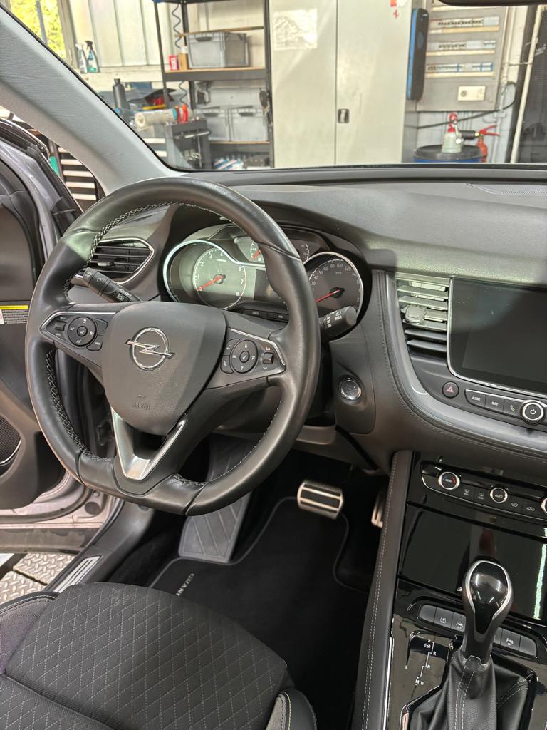 OPEL Grandland X 1.6 TP Ultimate Automatik-image-8