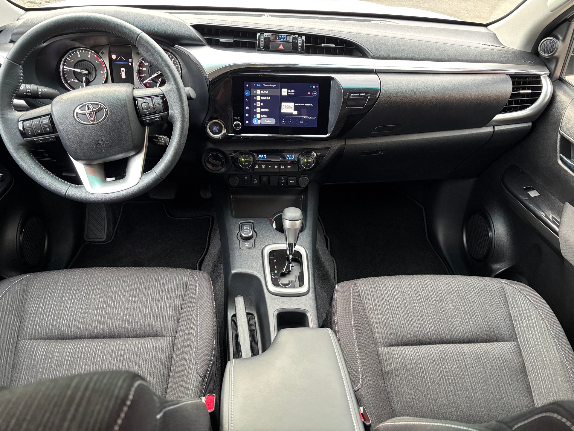TOYOTA Hilux 2.8D-4D MHEV Style Double Cab 4x4 A-image-7