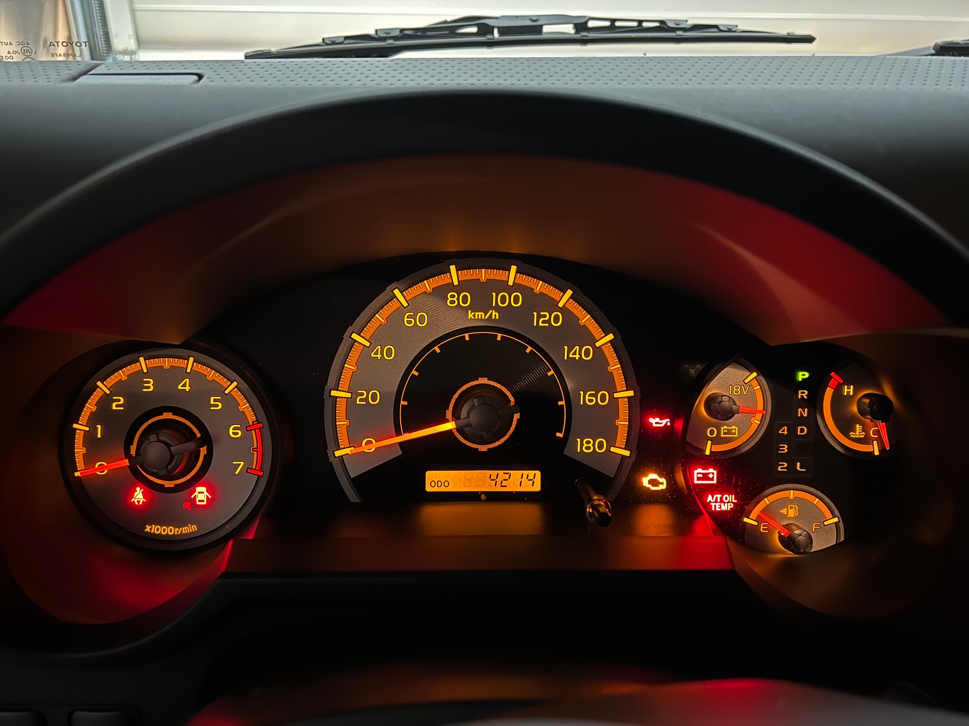TOYOTA FJ Cruiser de 02/2022 avec seulement 5000 km (état de neuf)-image-3