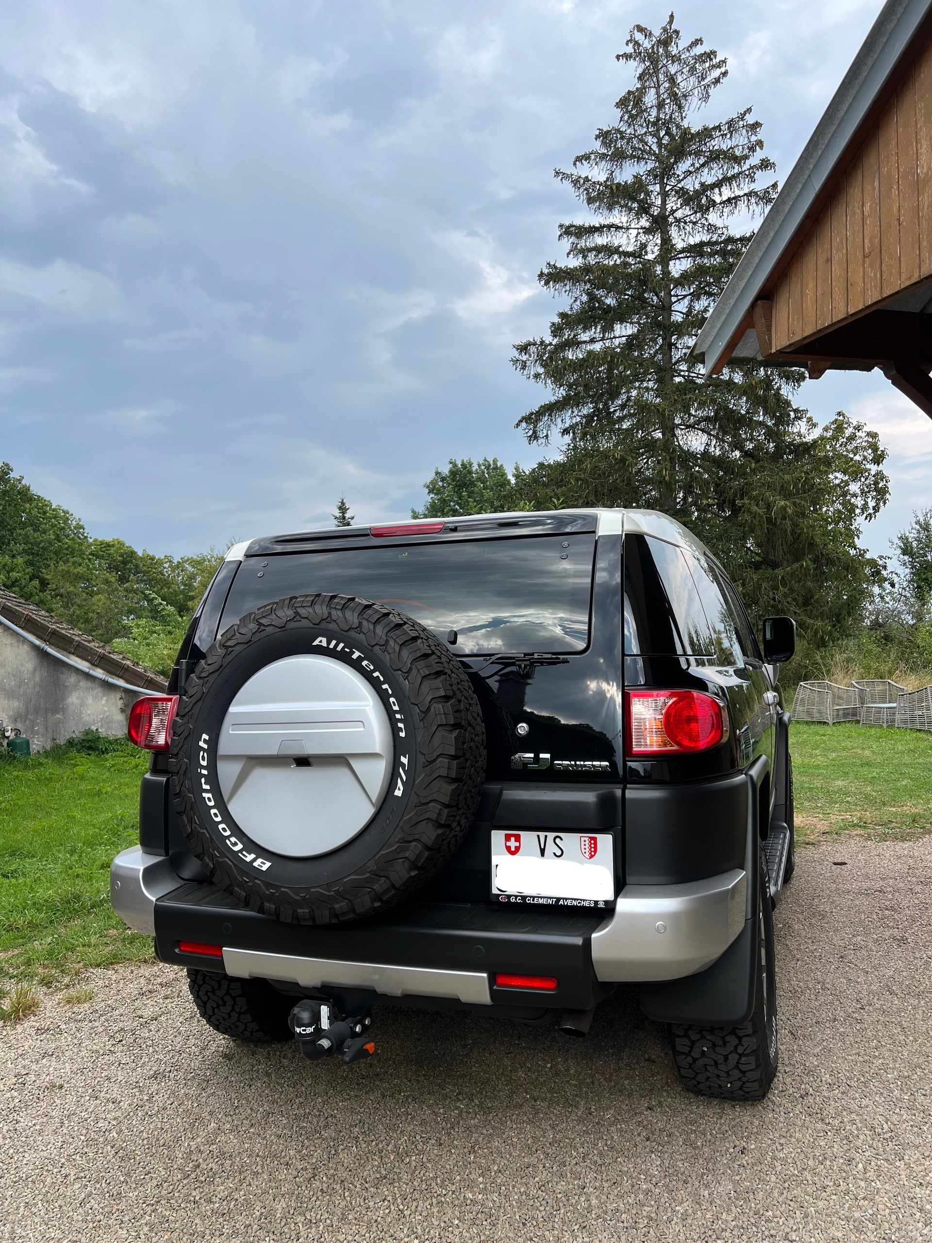 TOYOTA FJ Cruiser de 02/2022 avec seulement 5000 km (état de neuf)-image-1